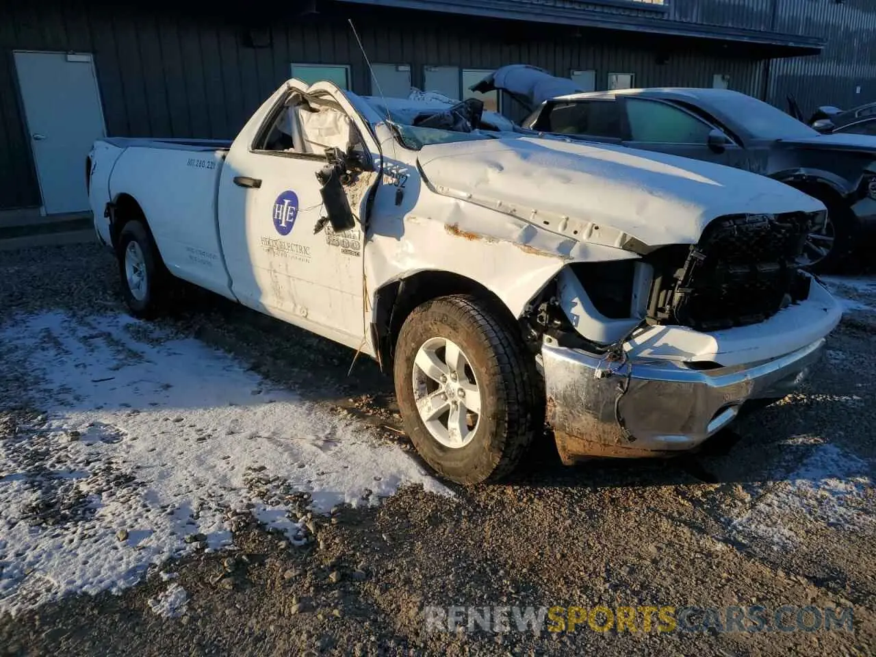 4 Photograph of a damaged car 3C6JR7DG0NG428493 RAM 1500 2022