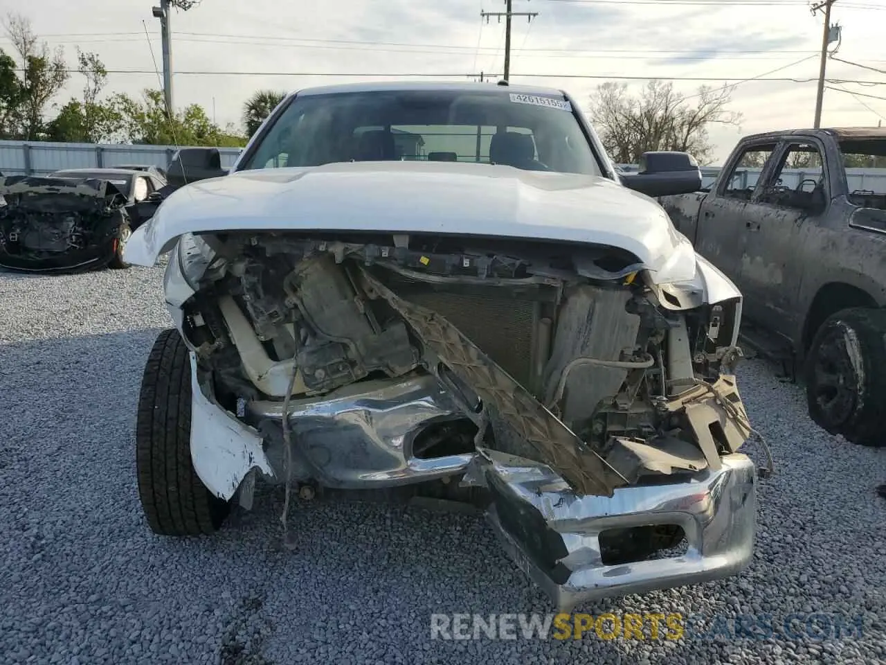 5 Photograph of a damaged car 3C6RR7KG6NG378110 RAM 1500 2022