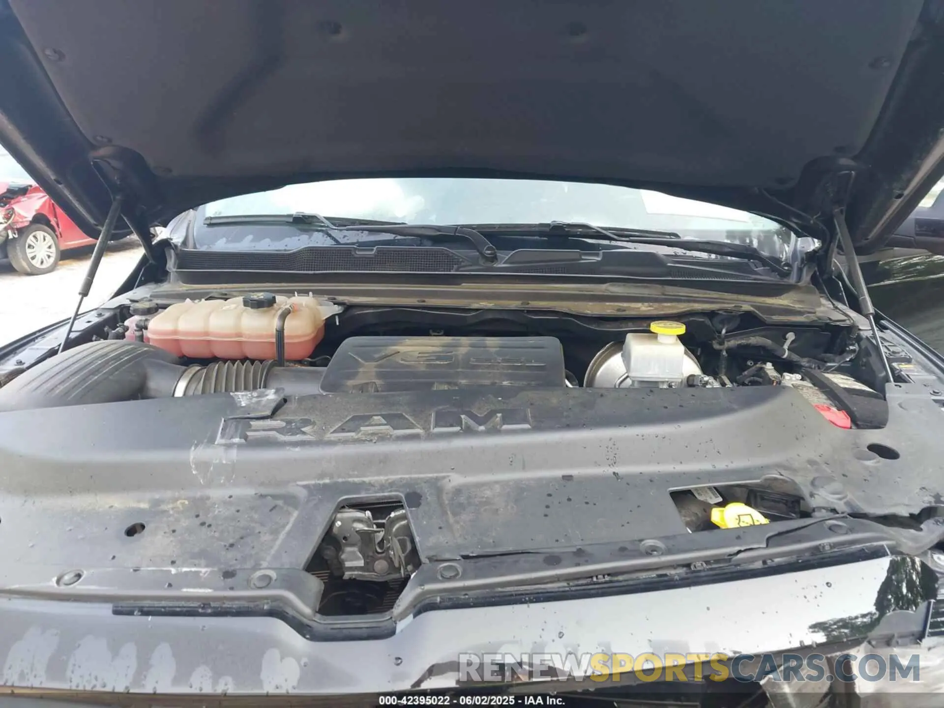 10 Photograph of a damaged car 1C6RREBG8PN604579 RAM 1500 2023