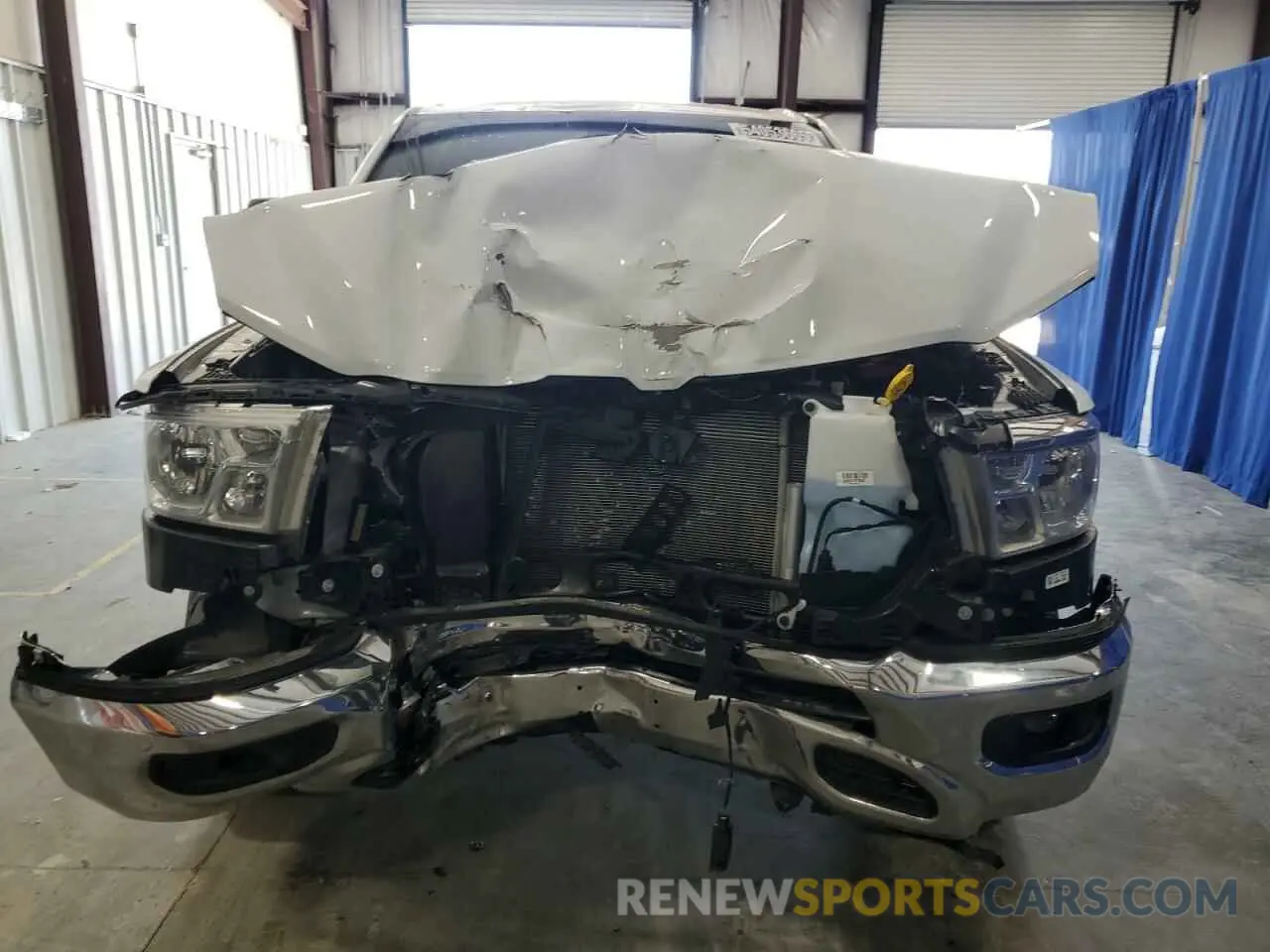 5 Photograph of a damaged car 1C6RREBT0PN586091 RAM 1500 2023