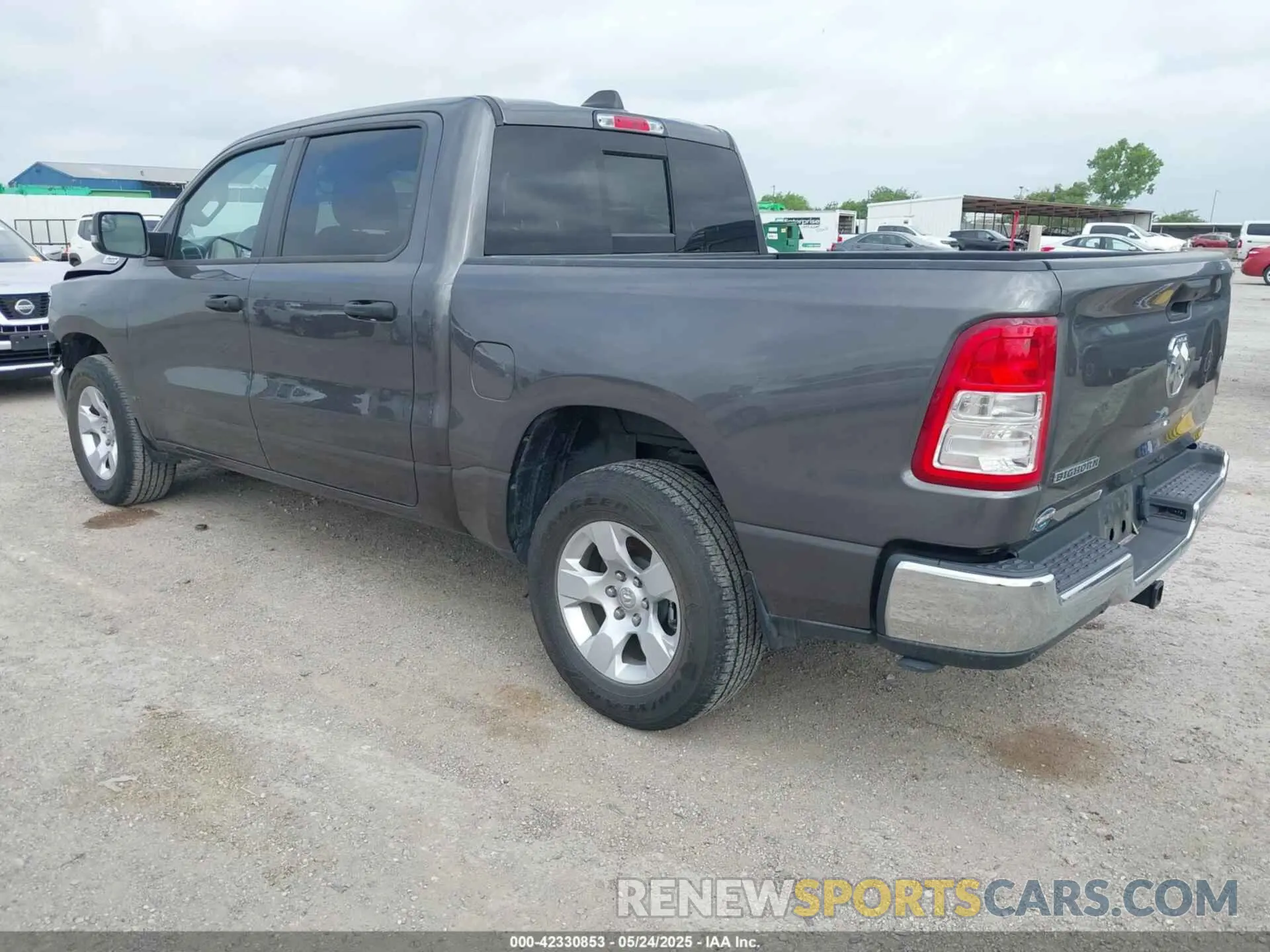 3 Photograph of a damaged car 1C6RREFG1PN600402 RAM 1500 2023