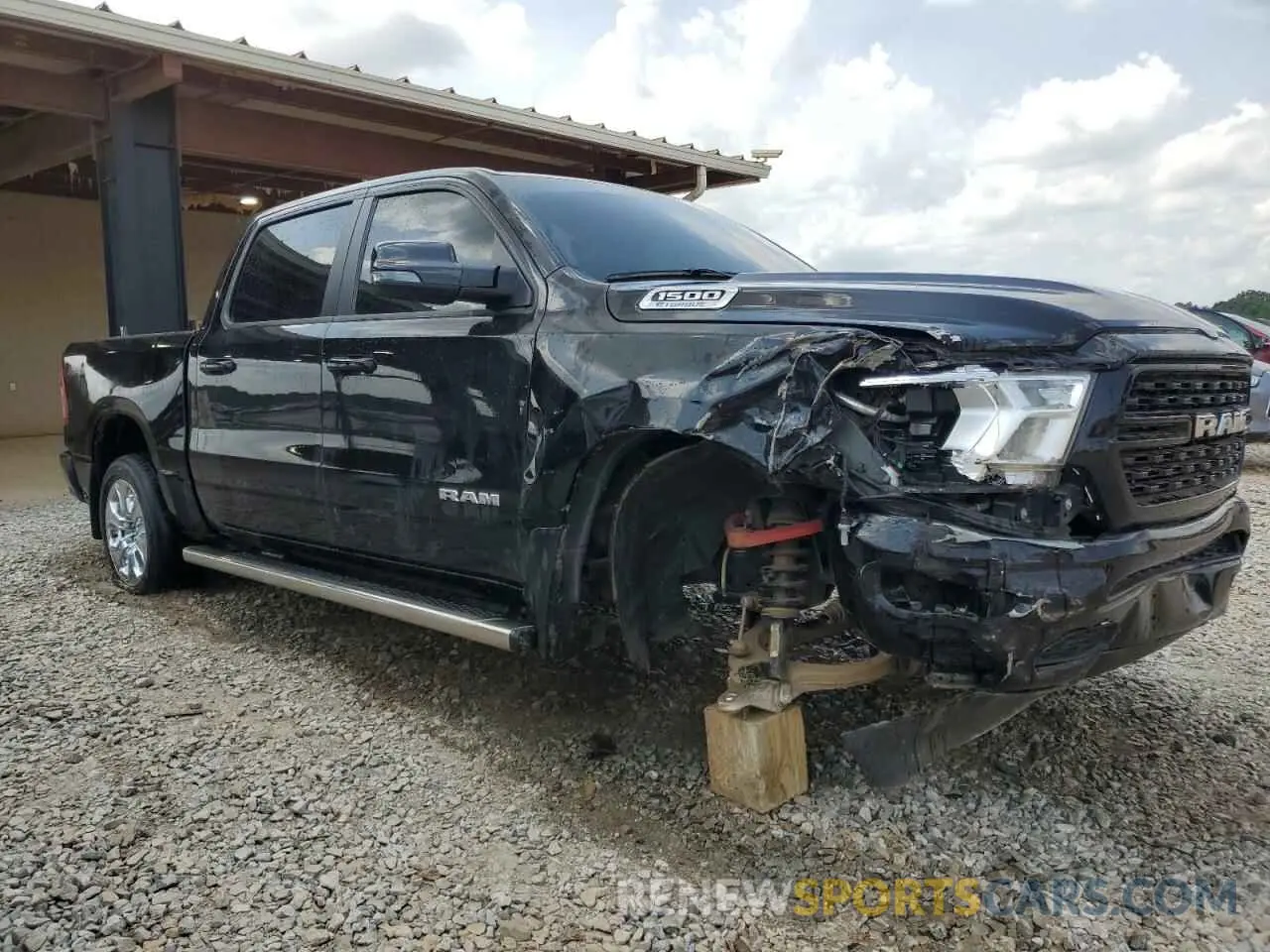 4 Photograph of a damaged car 1C6RREFG2PN677148 RAM 1500 2023