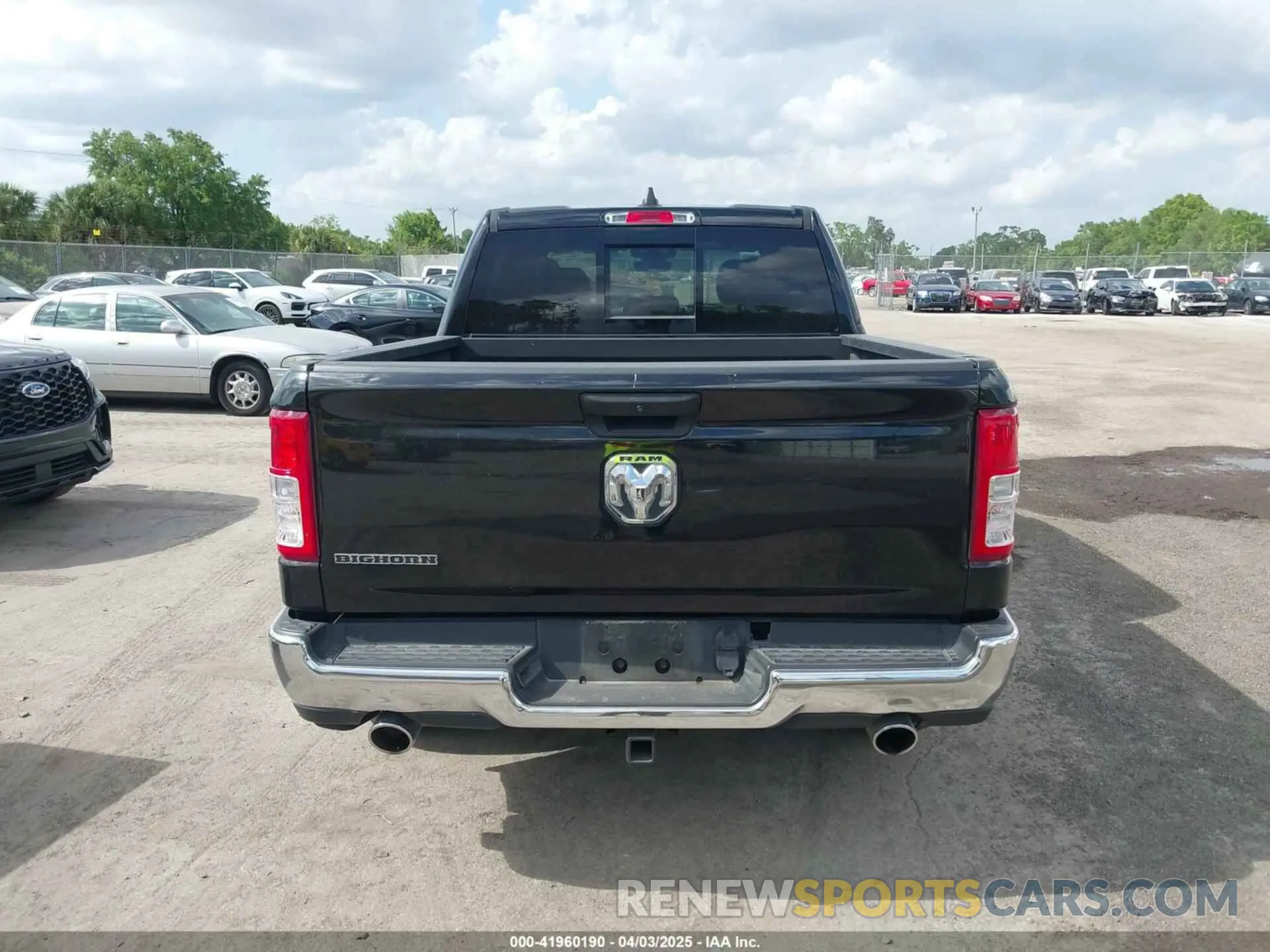 16 Photograph of a damaged car 1C6RREFT3PN619627 RAM 1500 2023