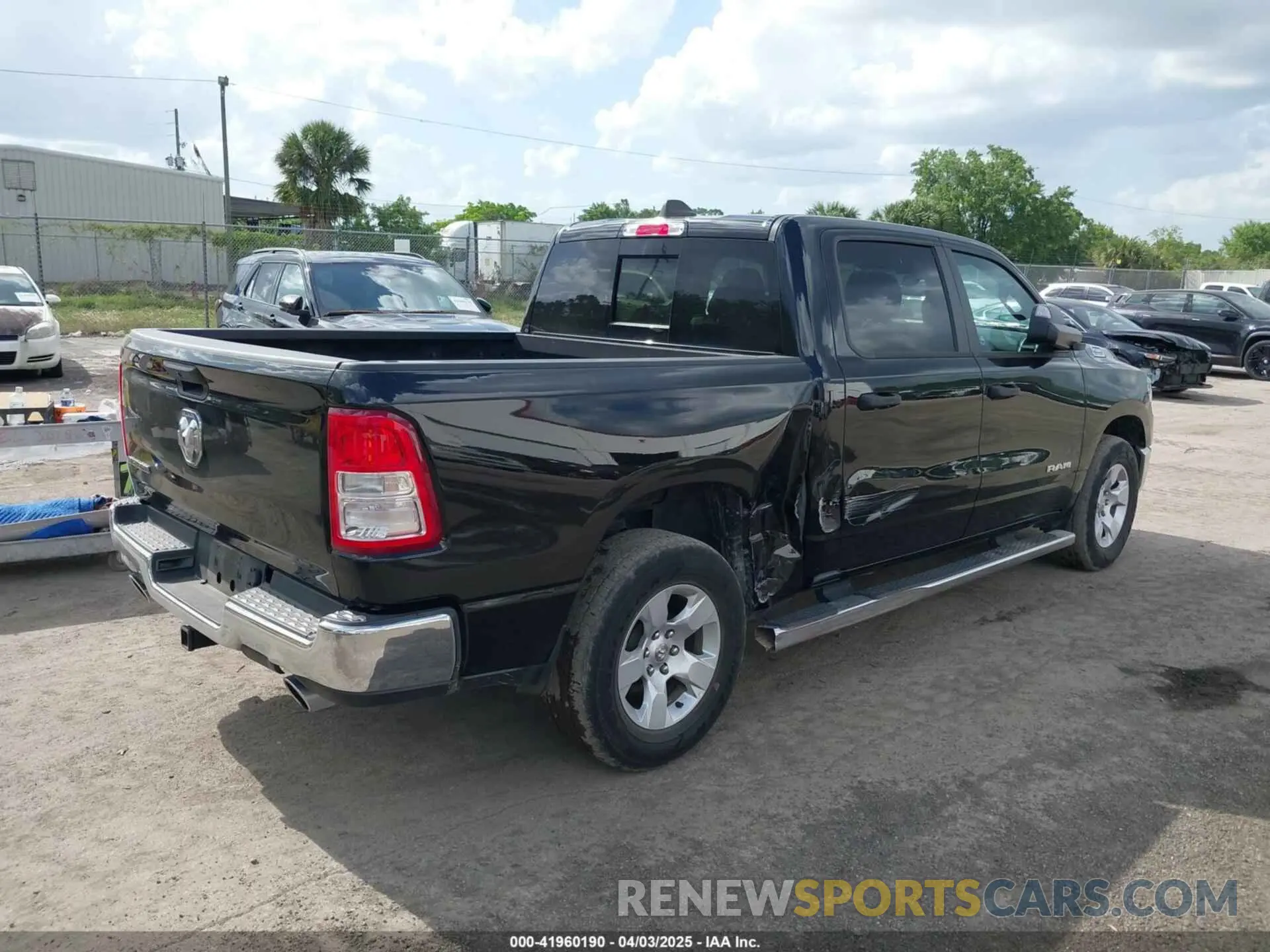 4 Photograph of a damaged car 1C6RREFT3PN619627 RAM 1500 2023