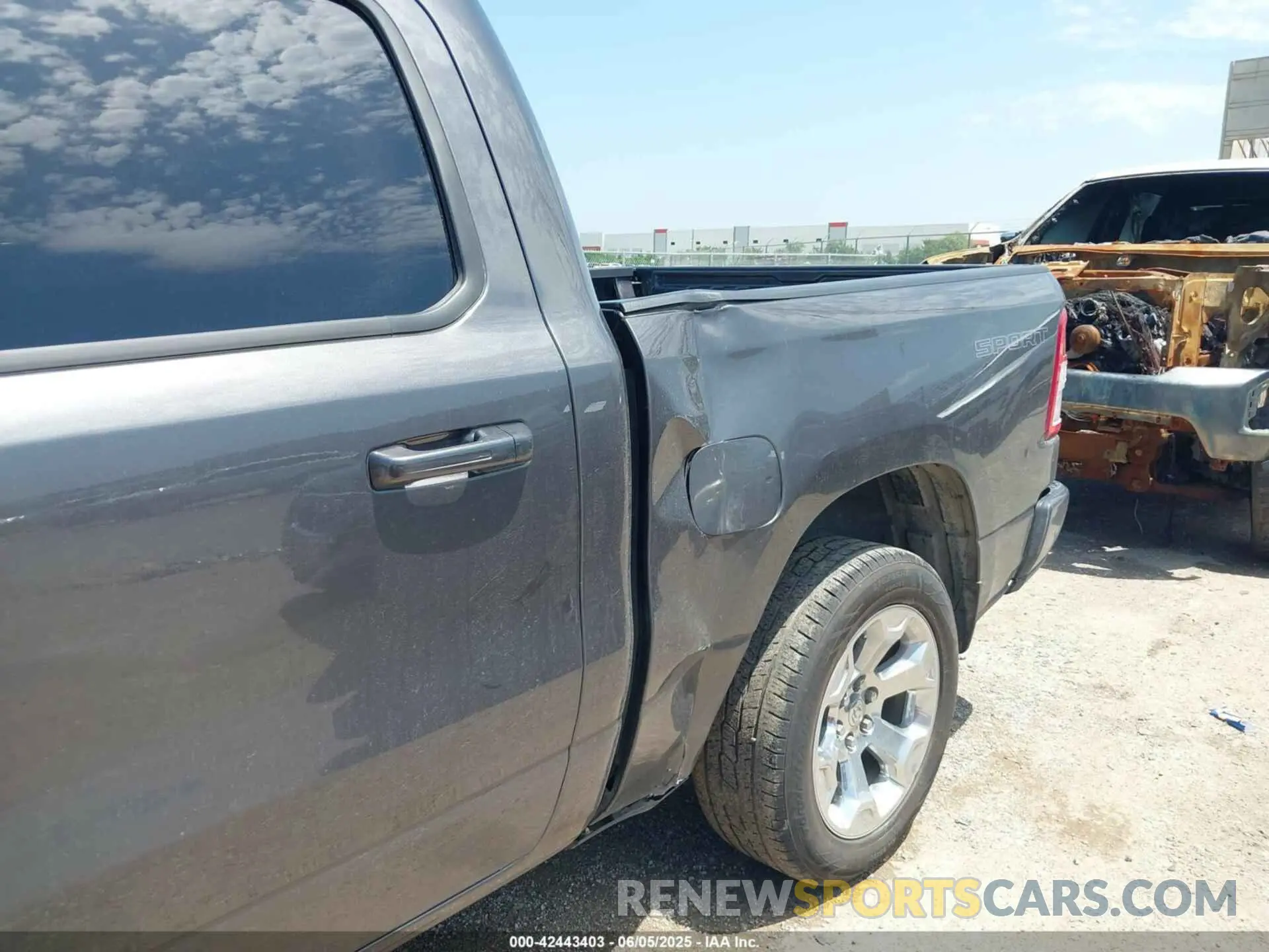 17 Photograph of a damaged car 1C6RREFT7PN640643 RAM 1500 2023