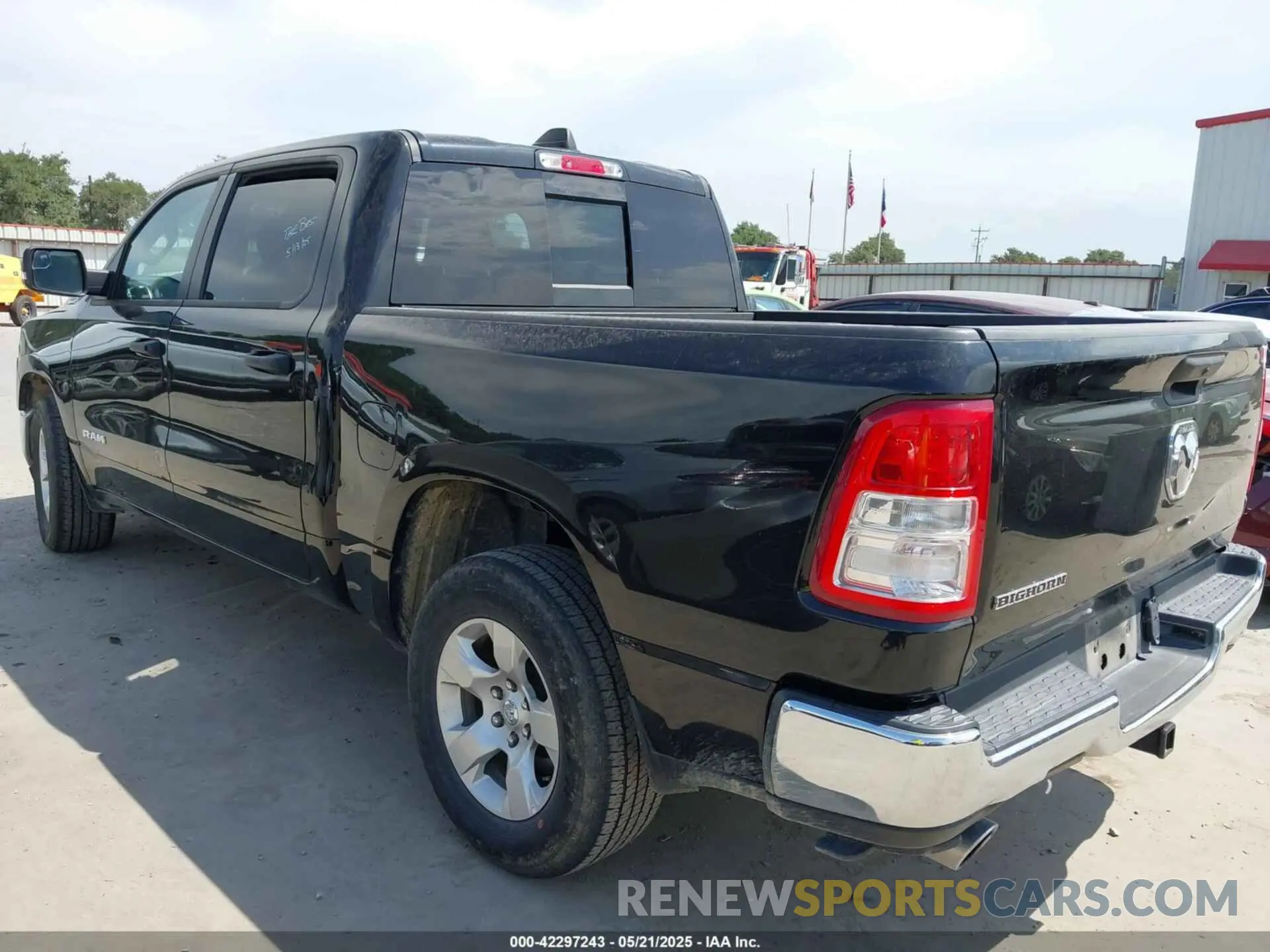 3 Photograph of a damaged car 1C6RREFTXPN534591 RAM 1500 2023