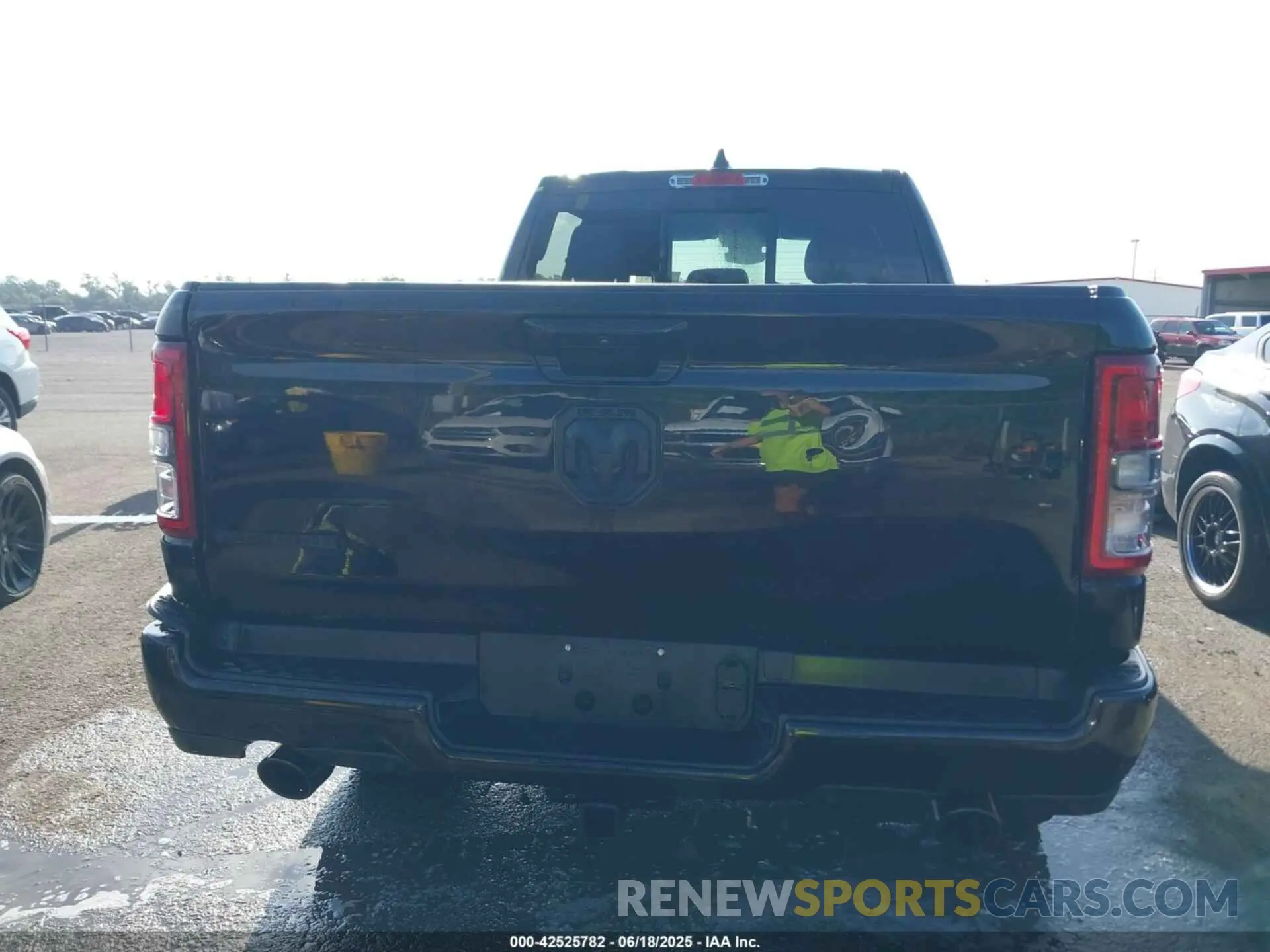 16 Photograph of a damaged car 1C6RREMT2PN664903 RAM 1500 2023