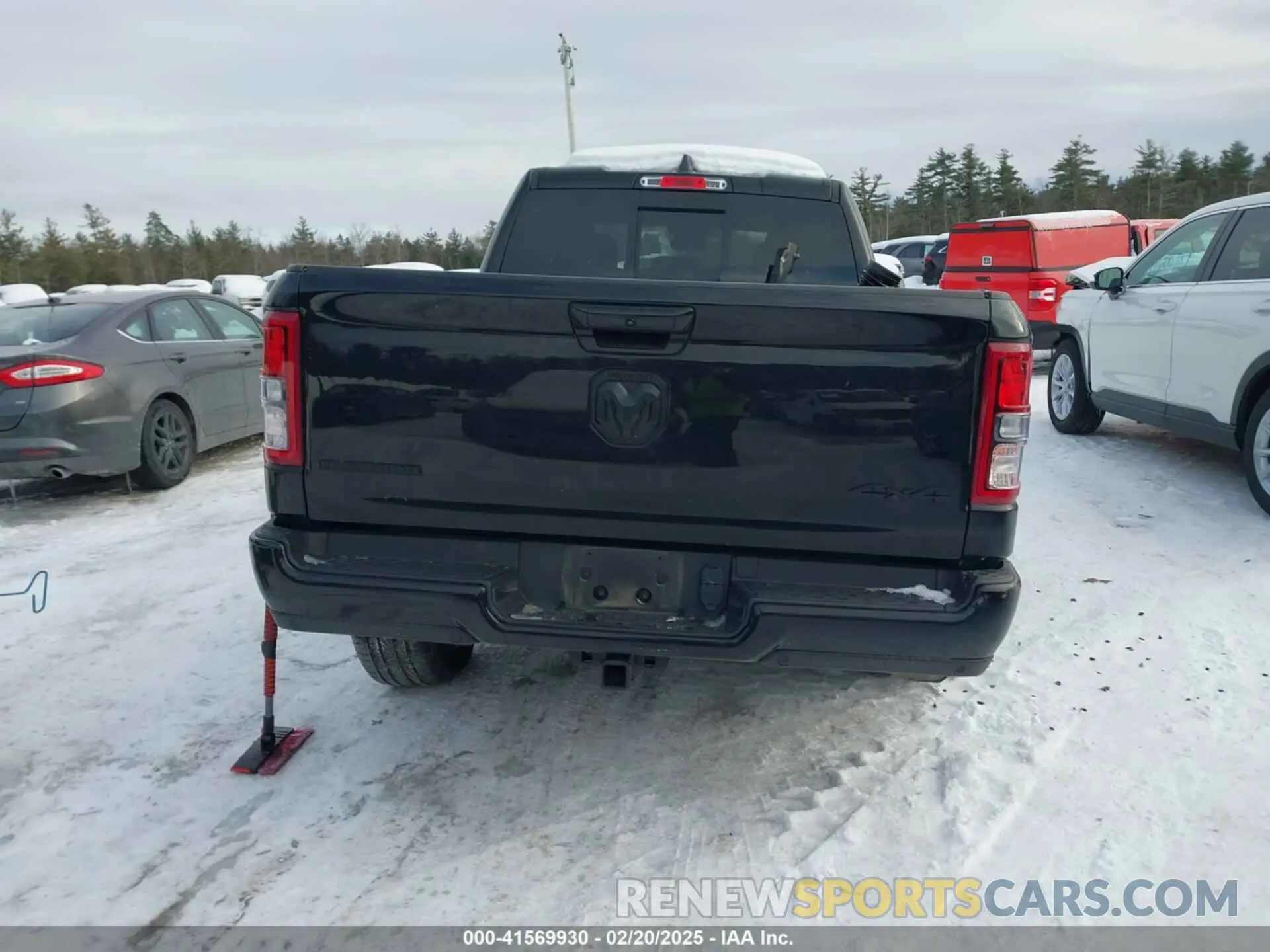 17 Photograph of a damaged car 1C6RRFBG1PN522084 RAM 1500 2023
