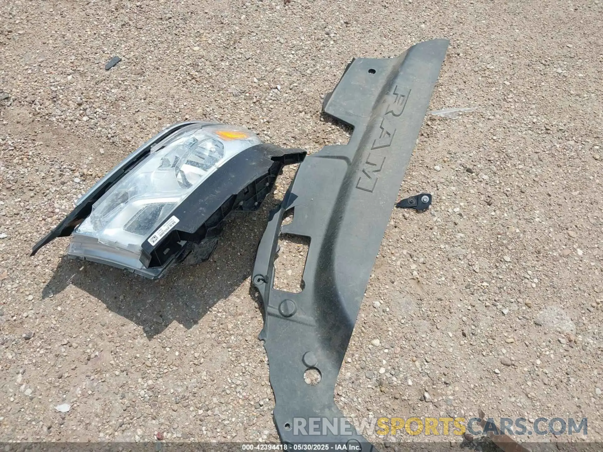 12 Photograph of a damaged car 1C6RRFBG4PN599435 RAM 1500 2023