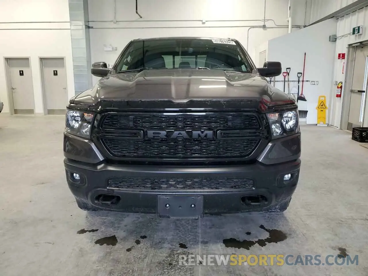 5 Photograph of a damaged car 1C6RRFCG7PN664986 RAM 1500 2023