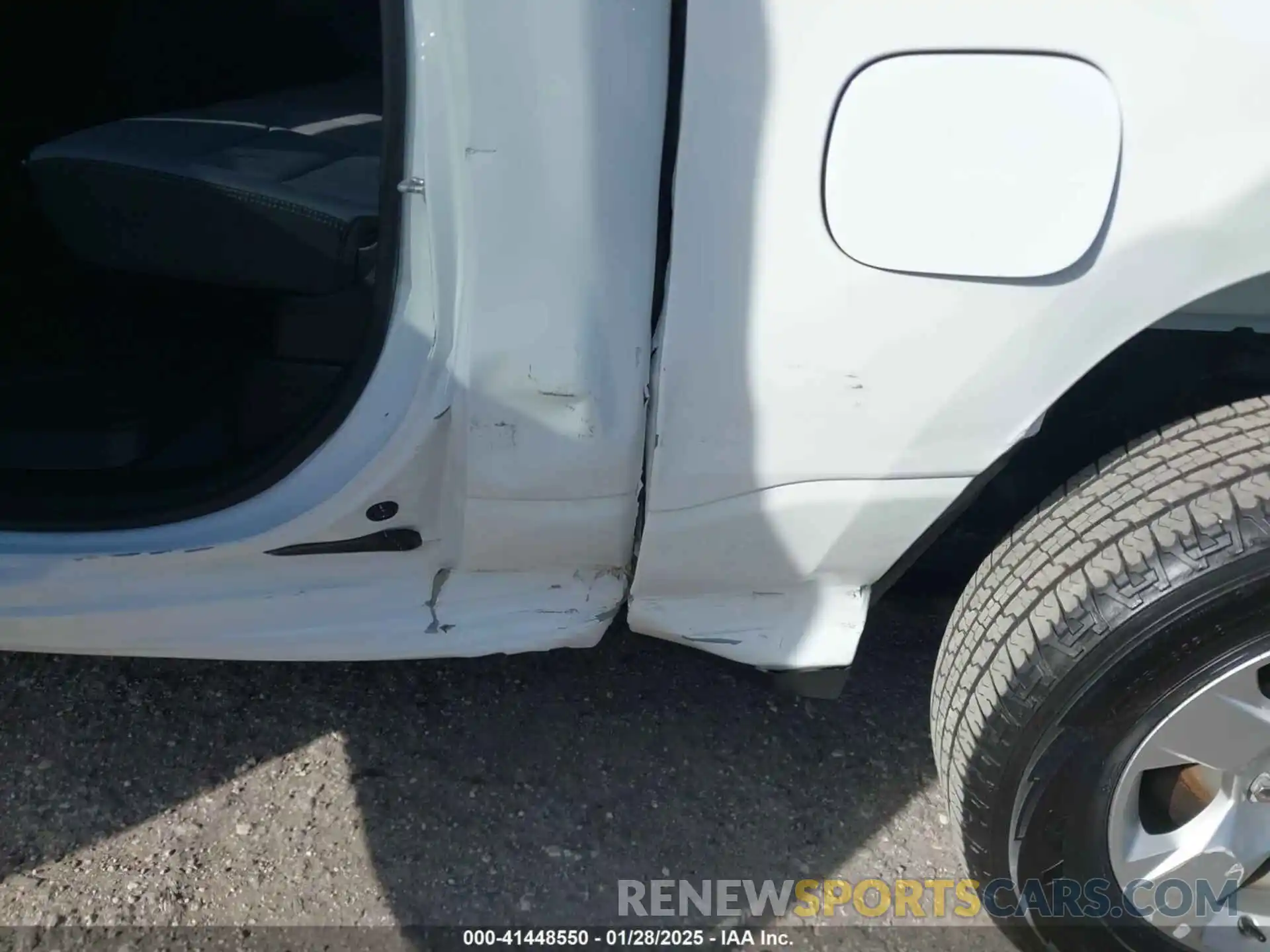 18 Photograph of a damaged car 1C6RRFFG2PN560904 RAM 1500 2023