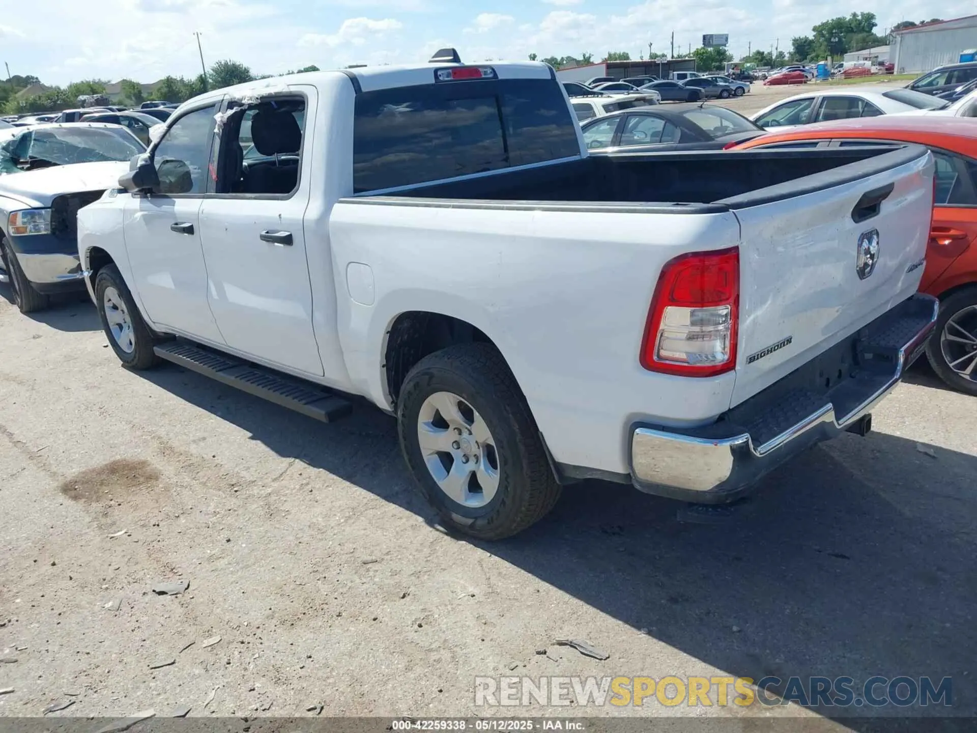 3 Photograph of a damaged car 1C6RRFFG2PN649047 RAM 1500 2023