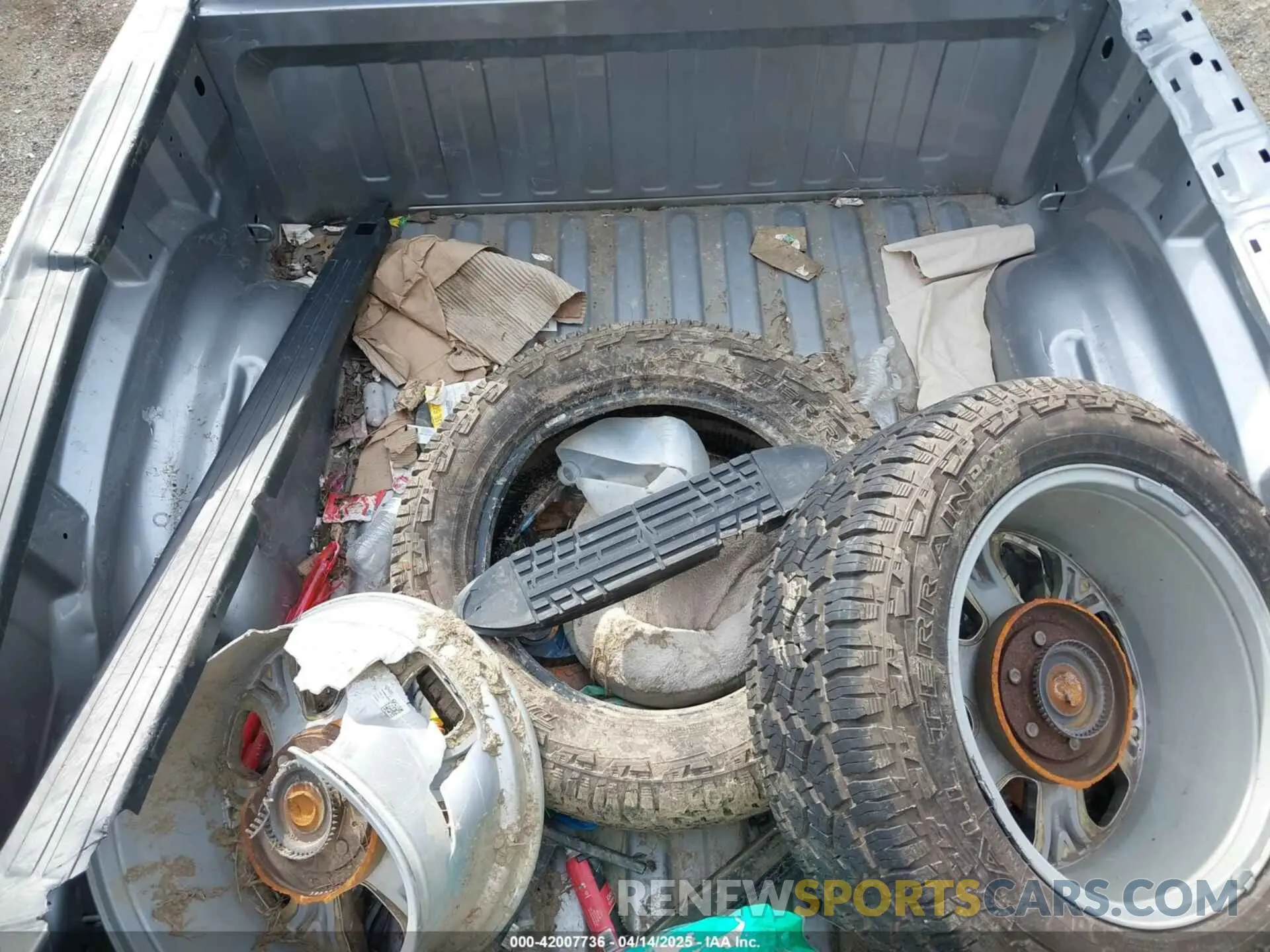 12 Photograph of a damaged car 1C6RRFFG3PN690013 RAM 1500 2023