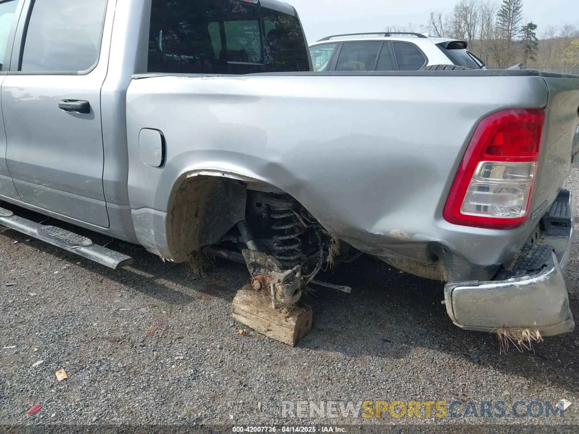 19 Photograph of a damaged car 1C6RRFFG3PN690013 RAM 1500 2023