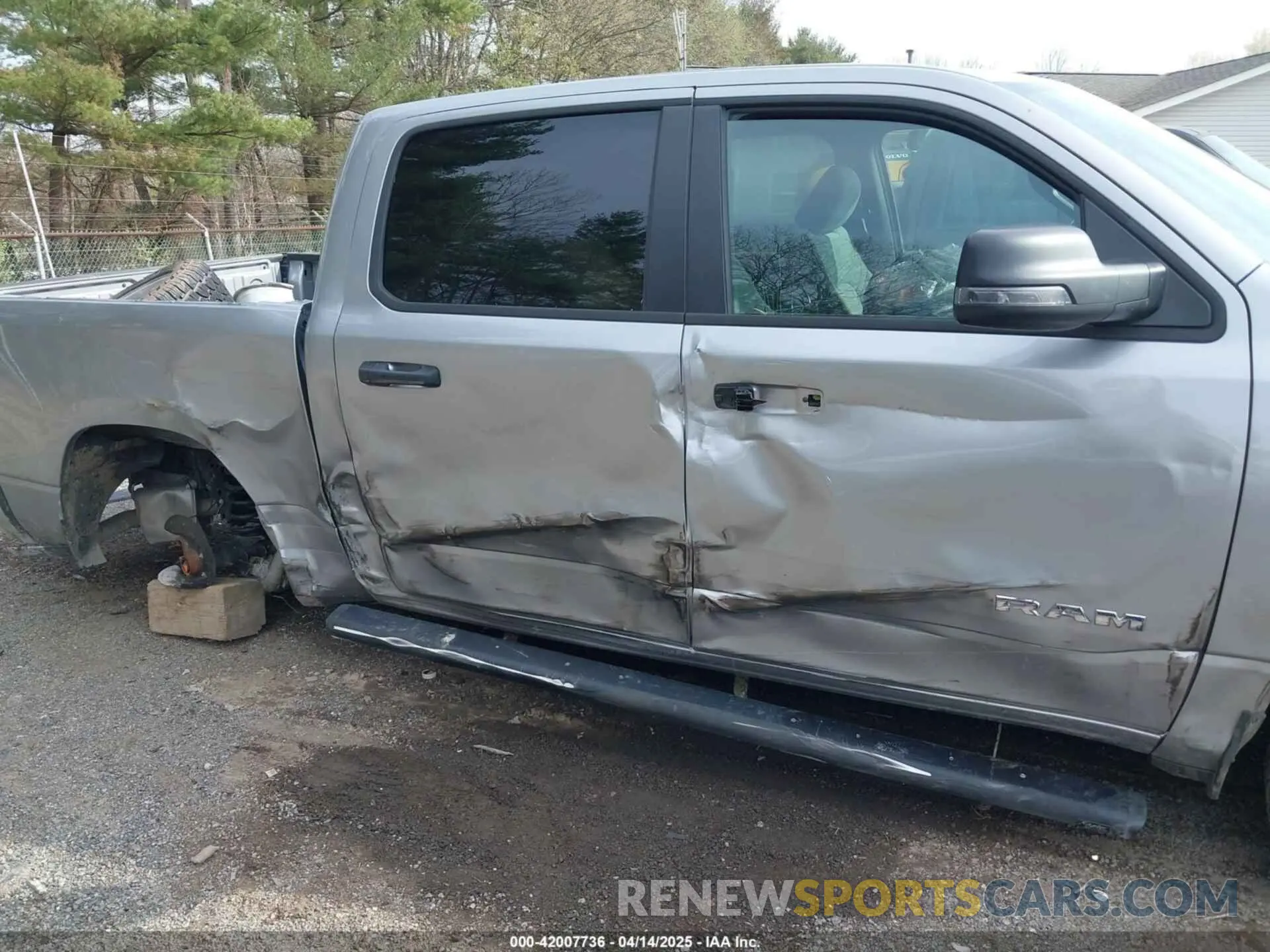 6 Photograph of a damaged car 1C6RRFFG3PN690013 RAM 1500 2023