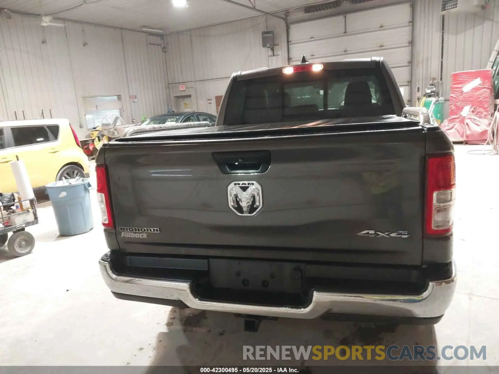 16 Photograph of a damaged car 1C6RRFFG4PN667047 RAM 1500 2023