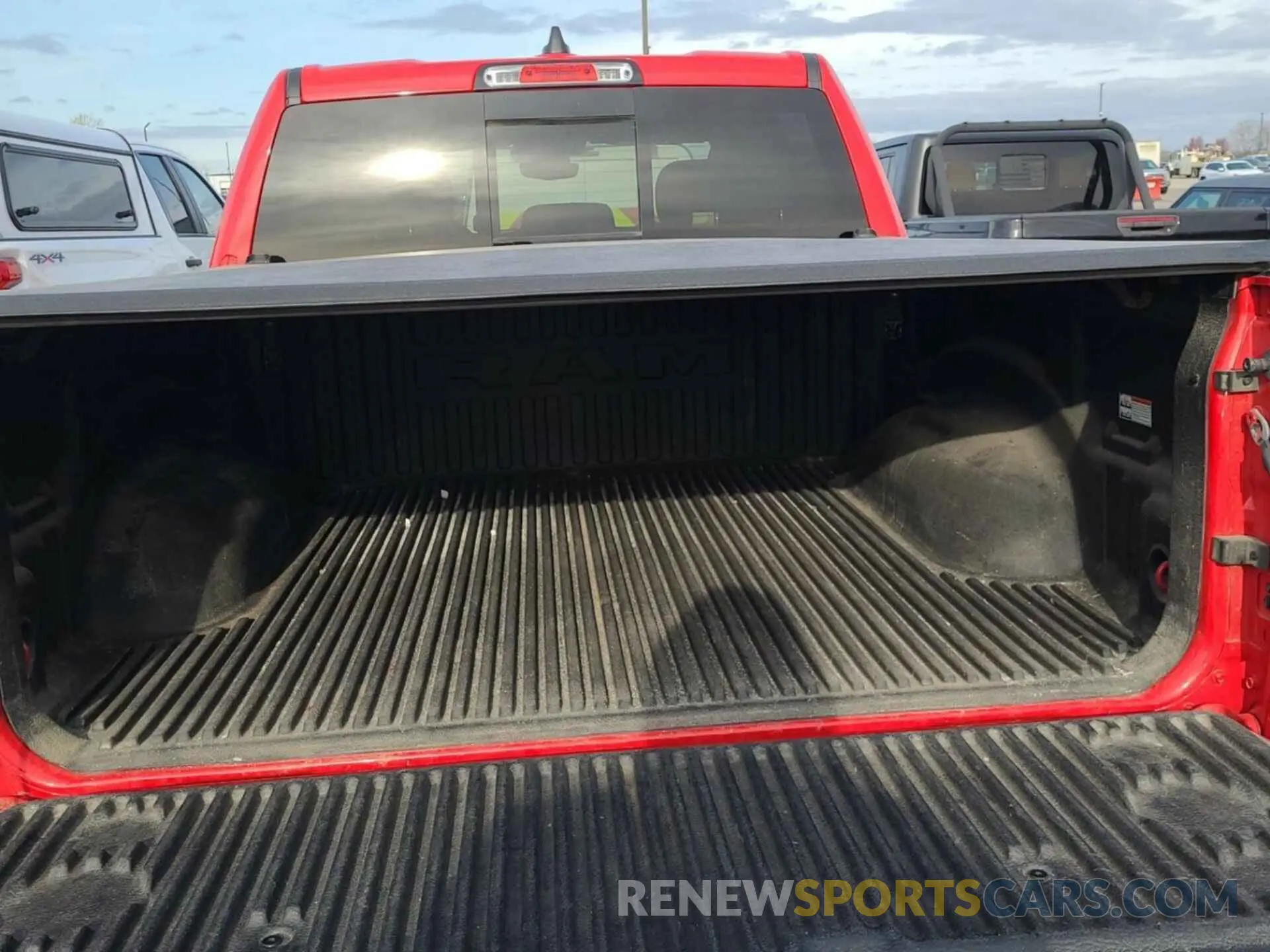 28 Photograph of a damaged car 1C6RRFFG5PN530957 RAM 1500 2023