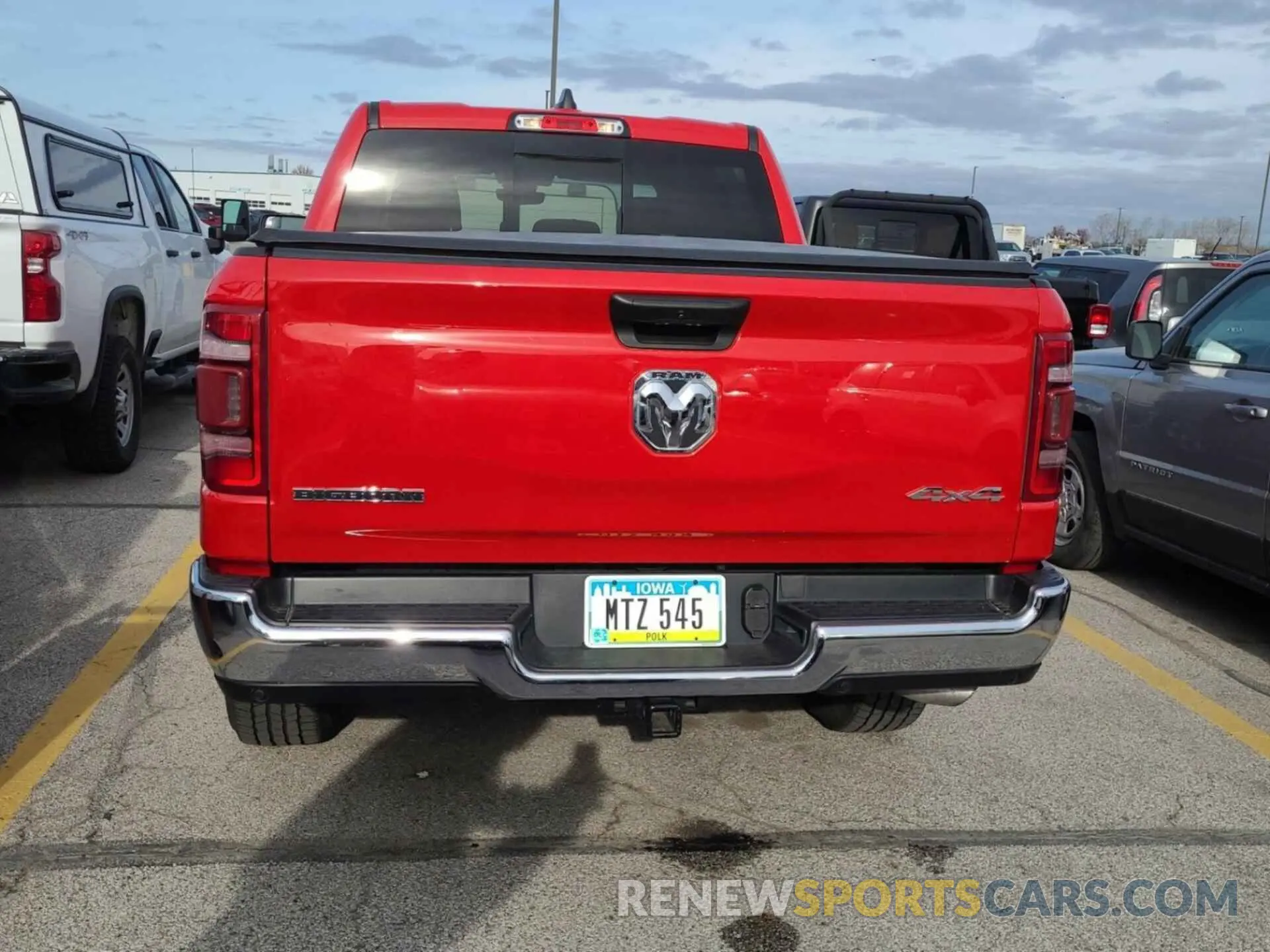 29 Photograph of a damaged car 1C6RRFFG5PN530957 RAM 1500 2023