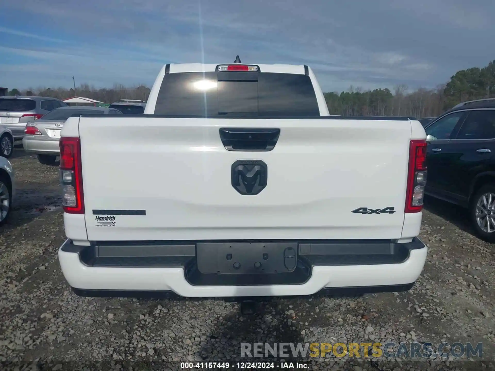 16 Photograph of a damaged car 1C6RRFFG5PN564025 RAM 1500 2023