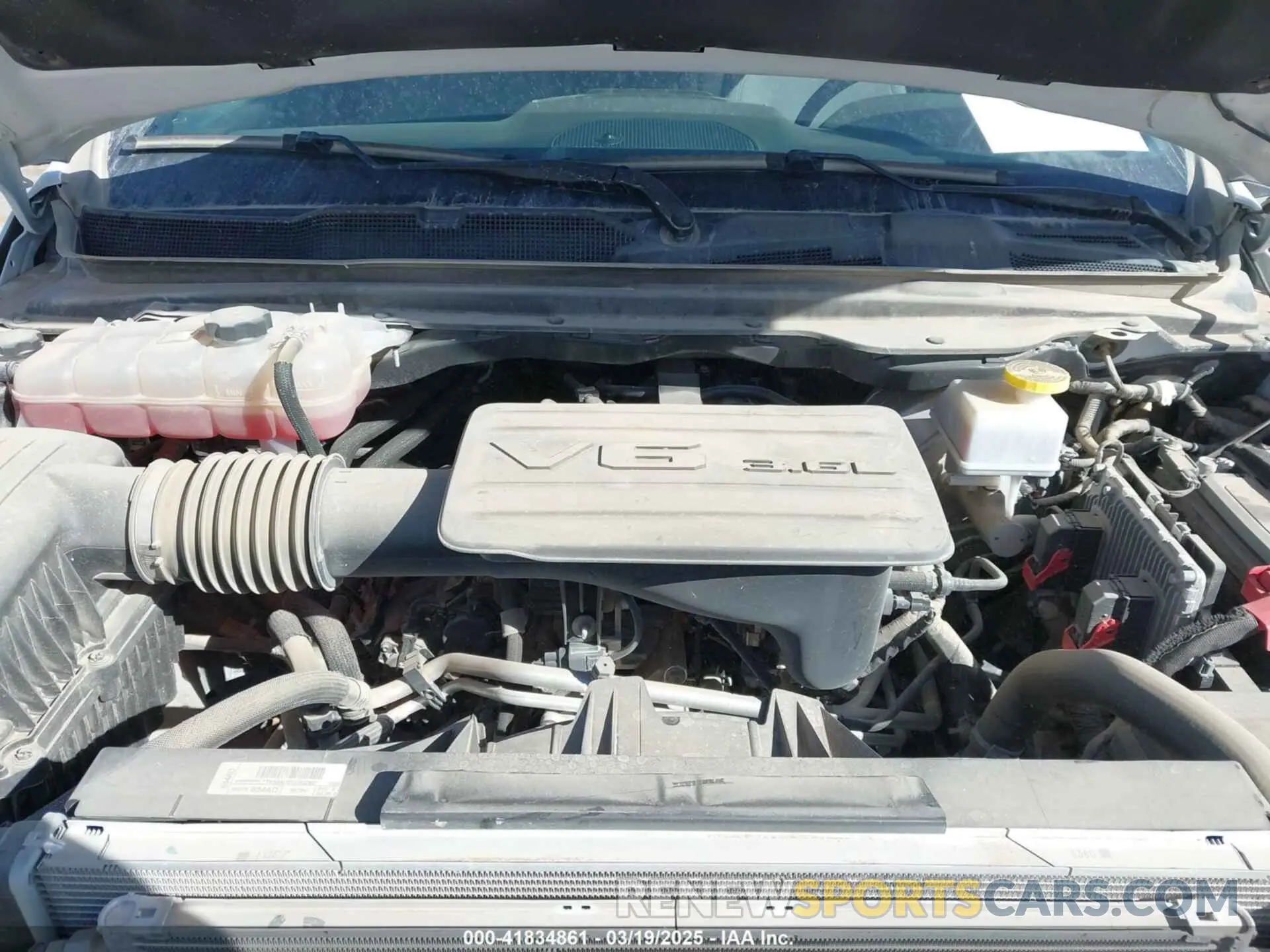 10 Photograph of a damaged car 1C6RRFFG5PN694533 RAM 1500 2023