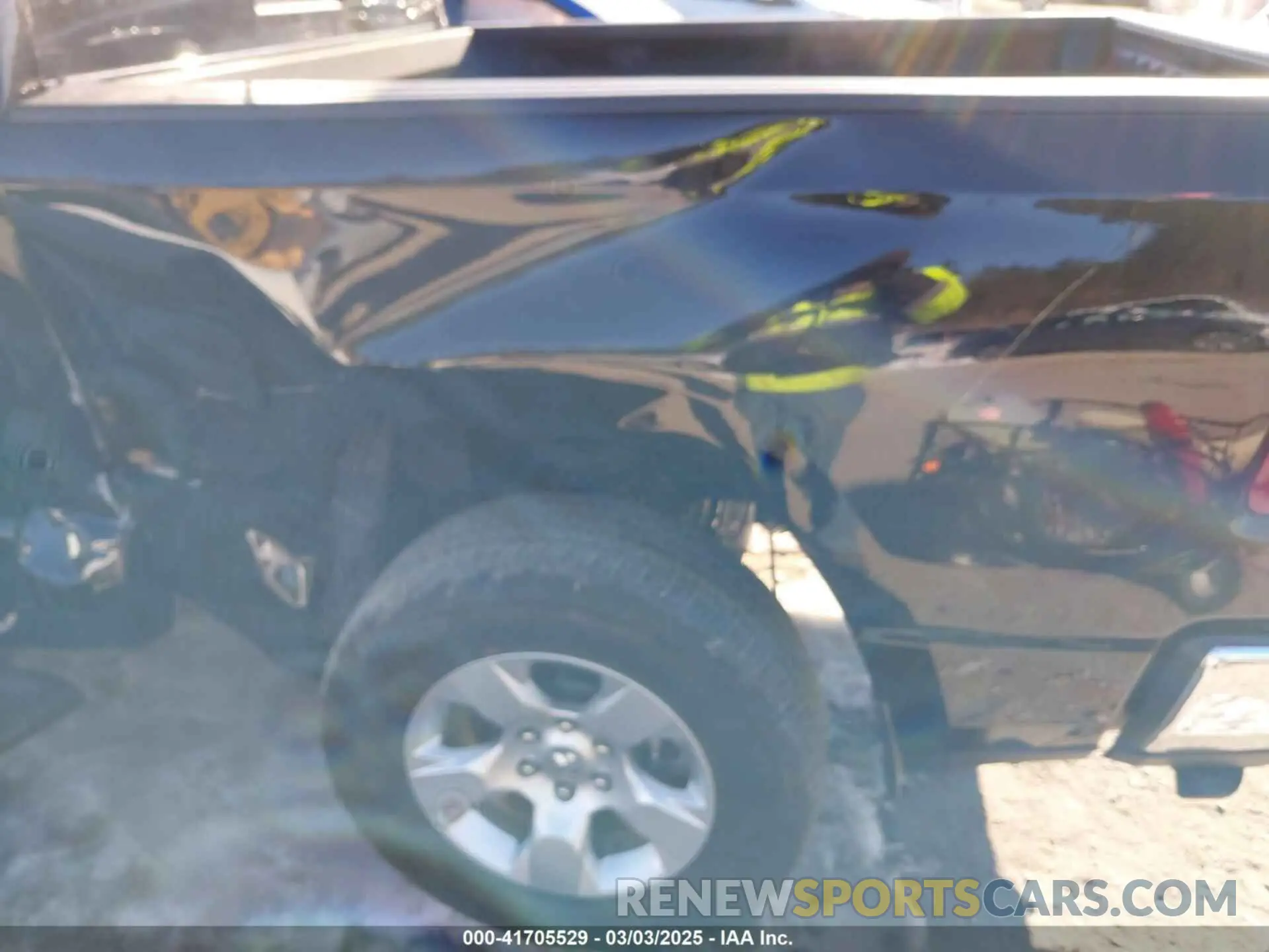 6 Photograph of a damaged car 1C6RRFFG6PN613653 RAM 1500 2023