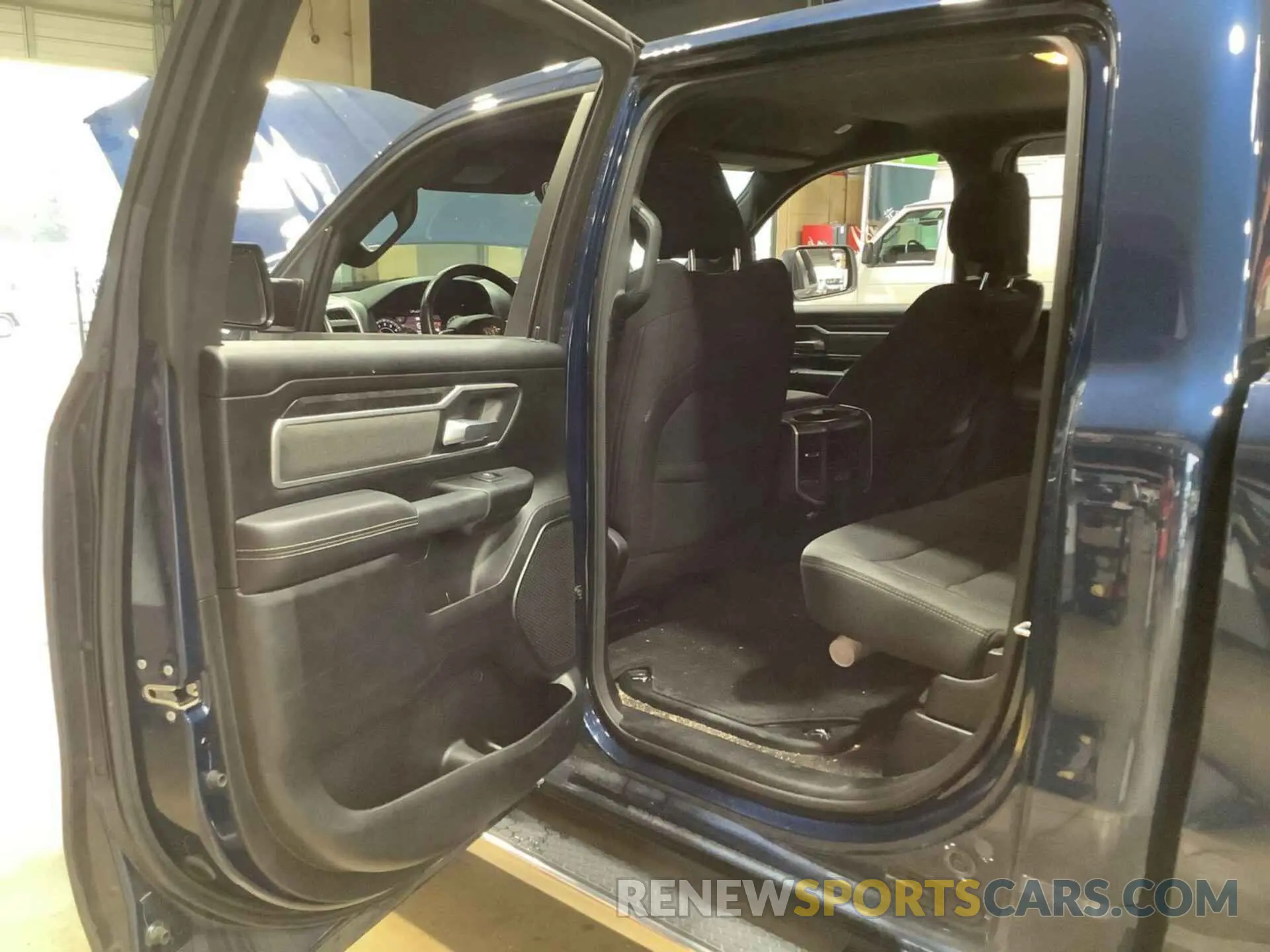8 Photograph of a damaged car 1C6RRFFG7PN570733 RAM 1500 2023
