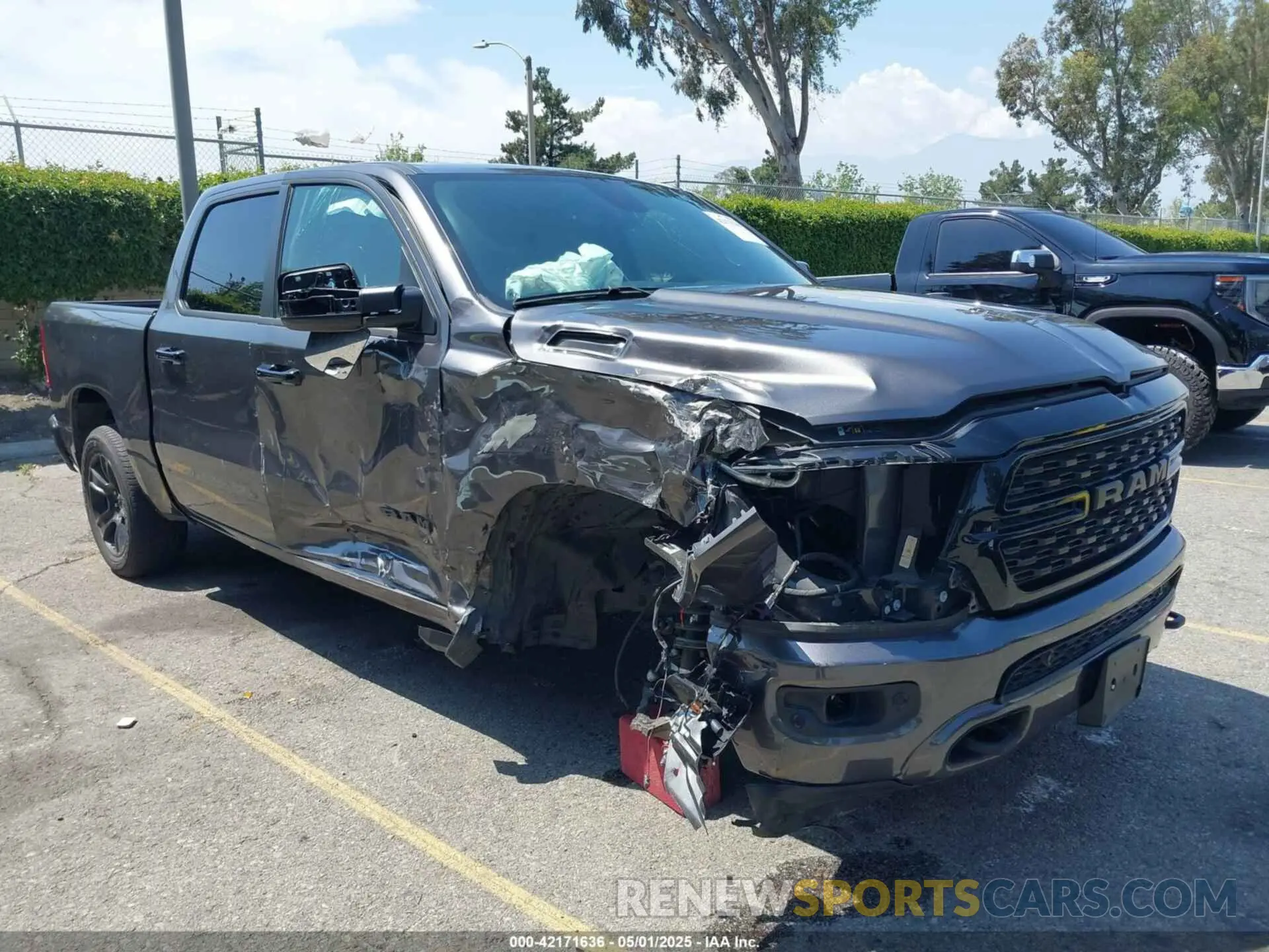 1 Photograph of a damaged car 1C6RRFFG7PN635841 RAM 1500 2023