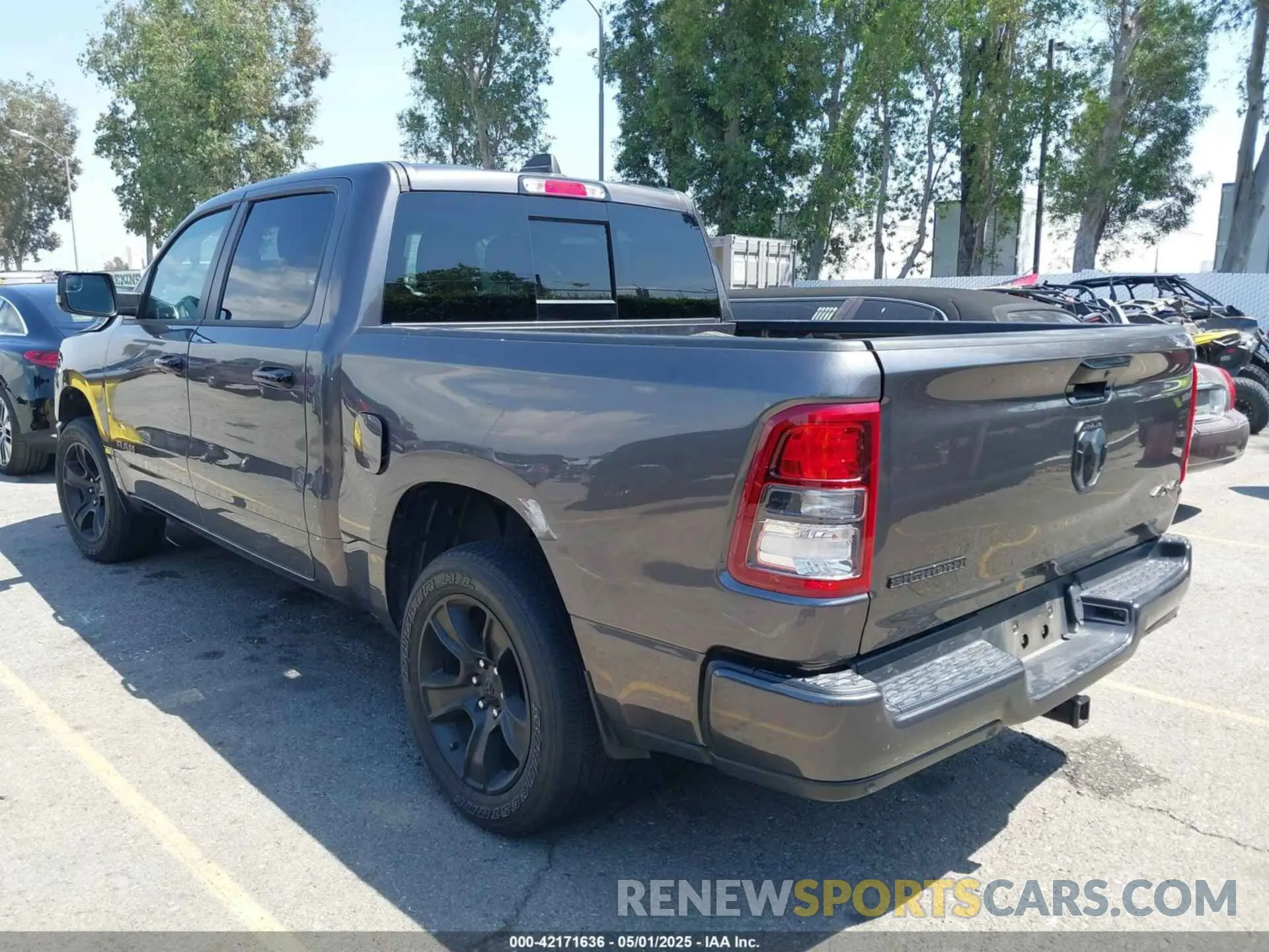 3 Photograph of a damaged car 1C6RRFFG7PN635841 RAM 1500 2023