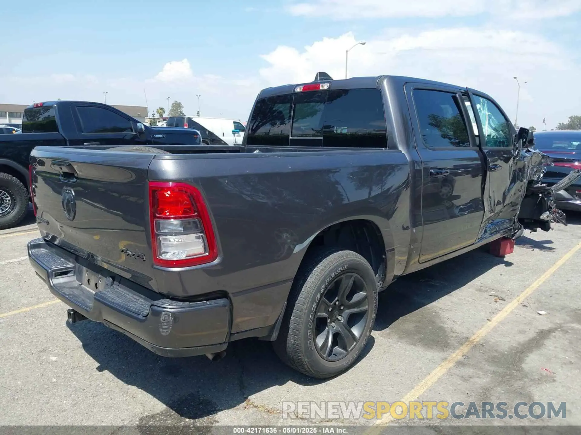 4 Photograph of a damaged car 1C6RRFFG7PN635841 RAM 1500 2023