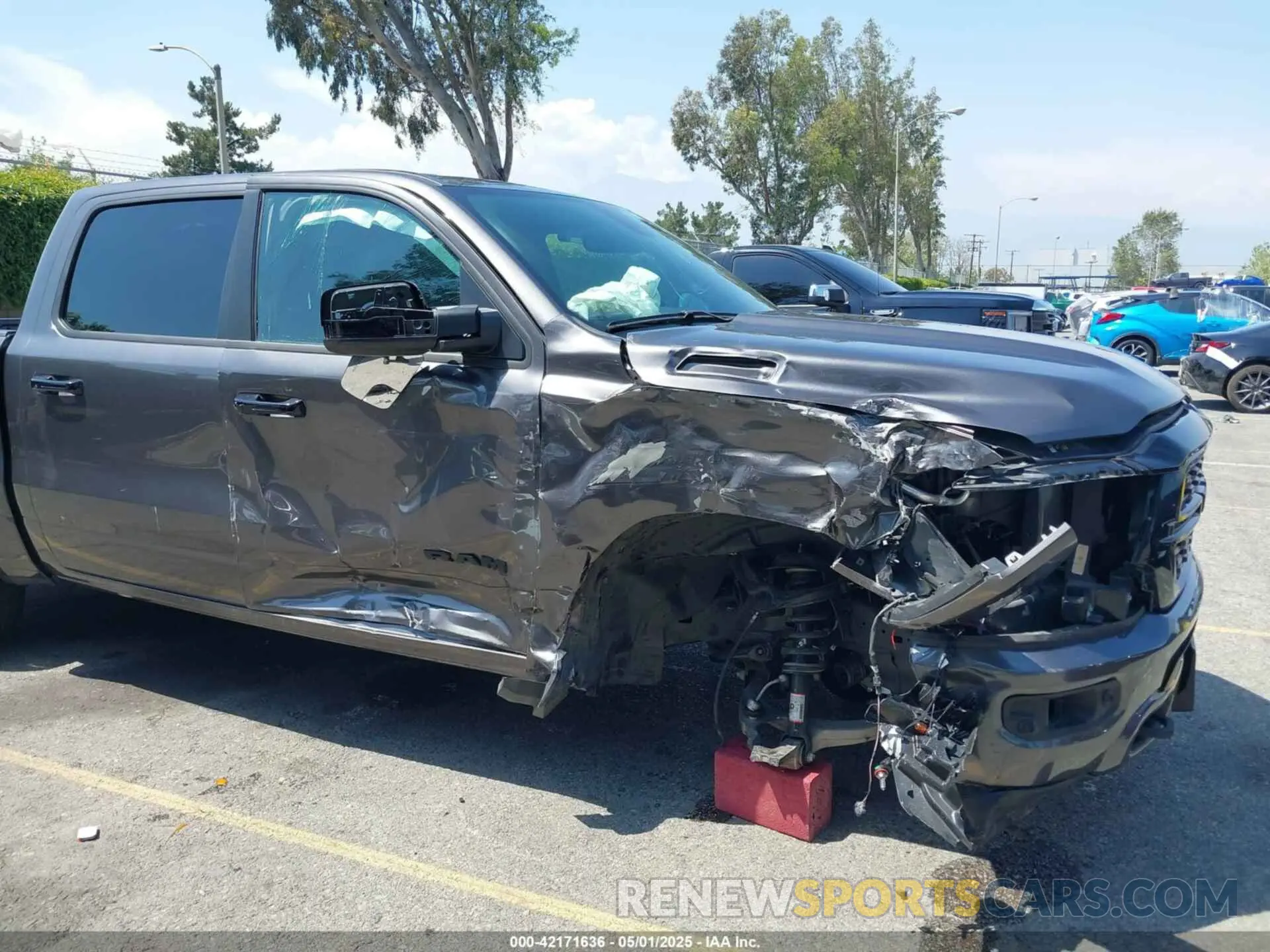 6 Photograph of a damaged car 1C6RRFFG7PN635841 RAM 1500 2023