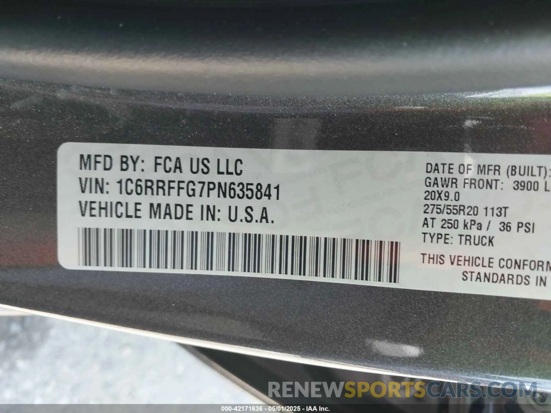 9 Photograph of a damaged car 1C6RRFFG7PN635841 RAM 1500 2023