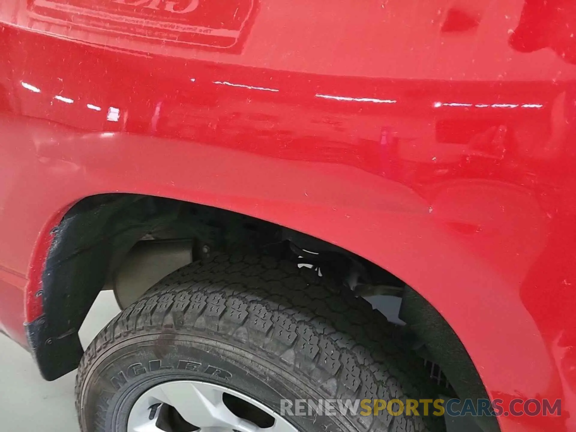 20 Photograph of a damaged car 1C6RRFFG9PN574721 RAM 1500 2023