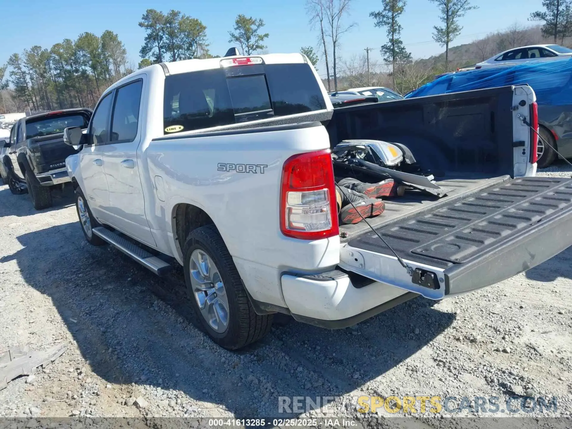 3 Photograph of a damaged car 1C6RRFFGXPN520294 RAM 1500 2023