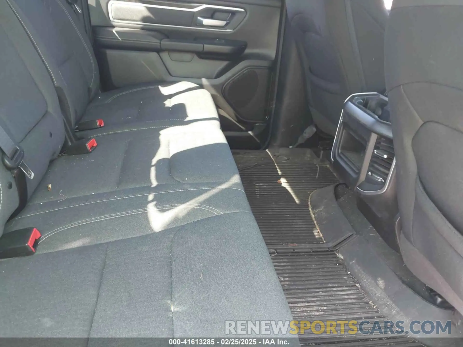 8 Photograph of a damaged car 1C6RRFFGXPN520294 RAM 1500 2023