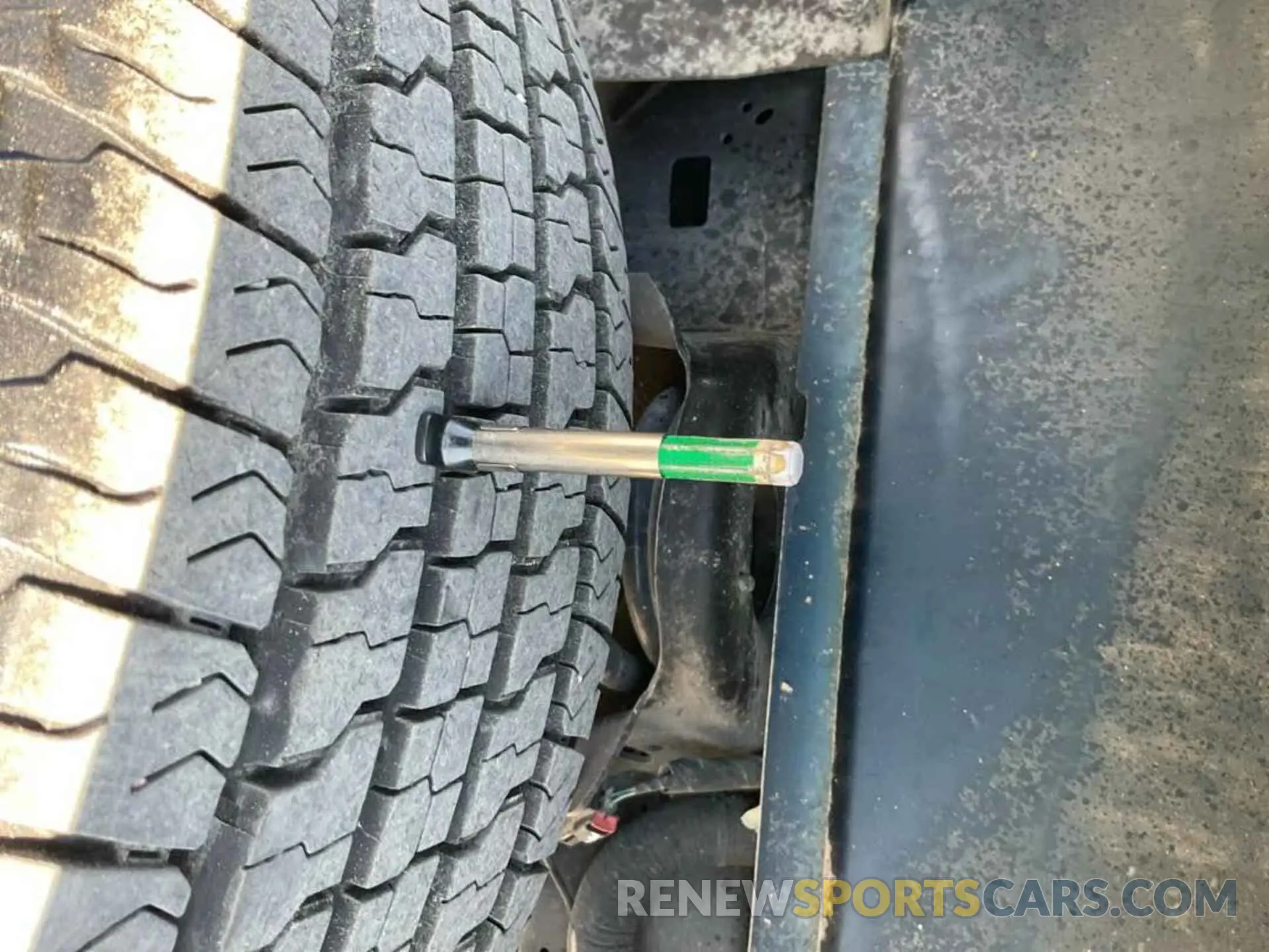15 Photograph of a damaged car 1C6RRFFGXPN530940 RAM 1500 2023