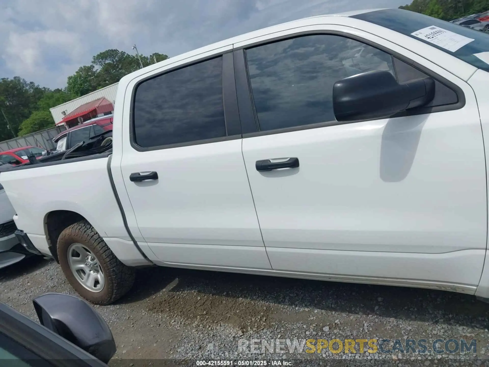 14 Photograph of a damaged car 1C6RRFGG4PN641188 RAM 1500 2023