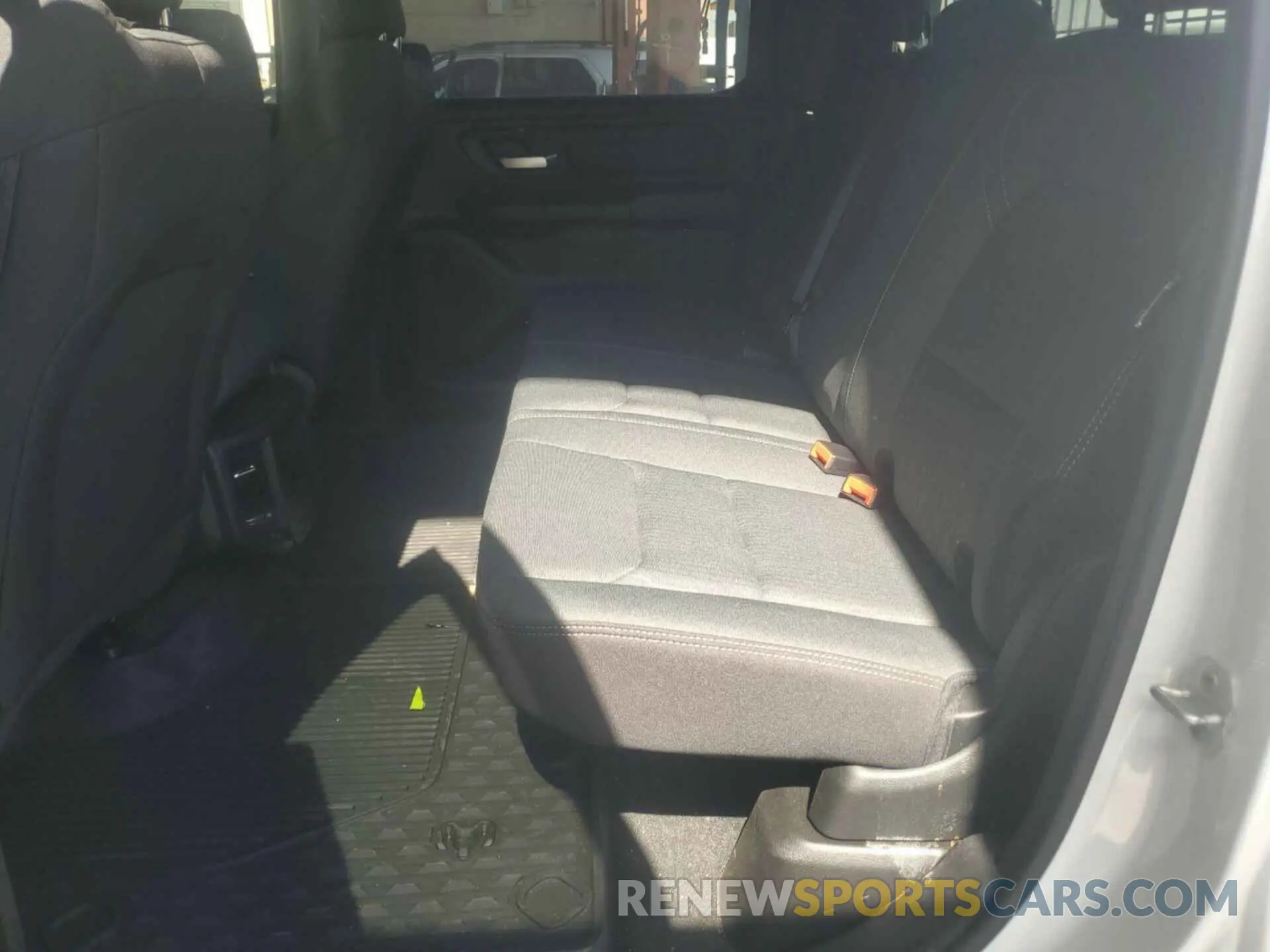 10 Photograph of a damaged car 1C6RRFGG8PN620473 RAM 1500 2023