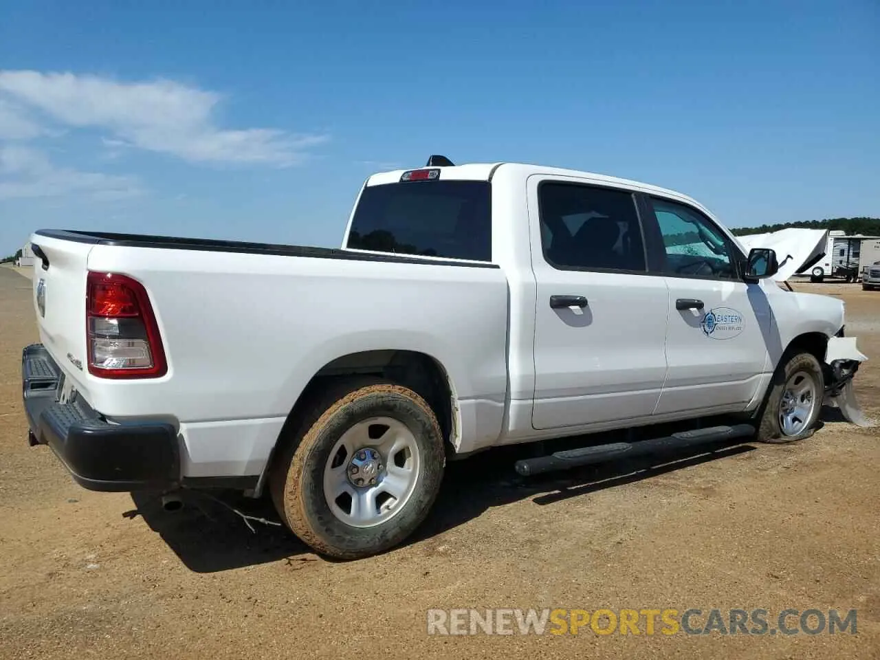 3 Photograph of a damaged car 1C6RRFGGXPN615310 RAM 1500 2023