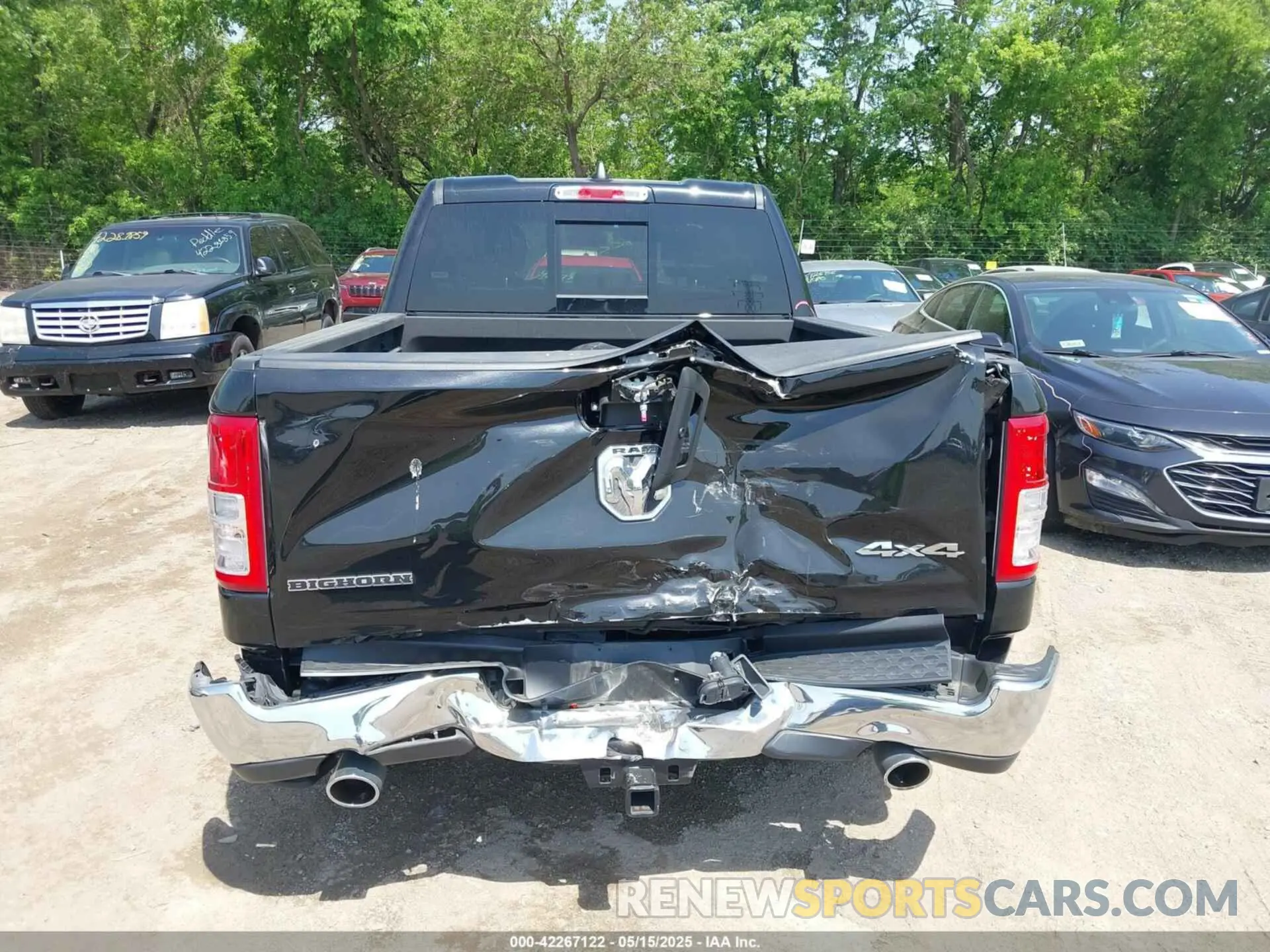 16 Photograph of a damaged car 1C6SRFBT0PN535391 RAM 1500 2023