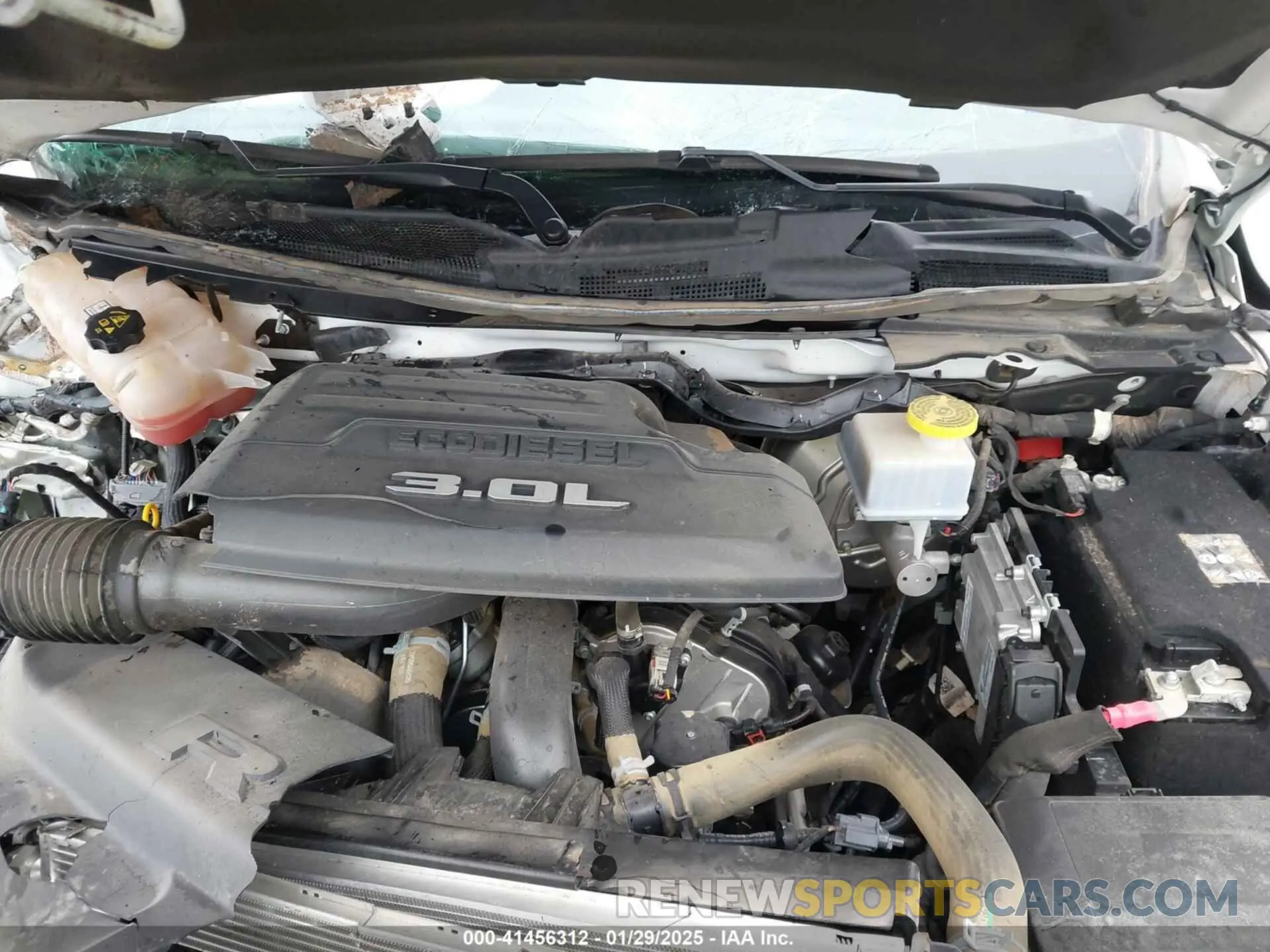 10 Photograph of a damaged car 1C6SRFFM3PN563513 RAM 1500 2023