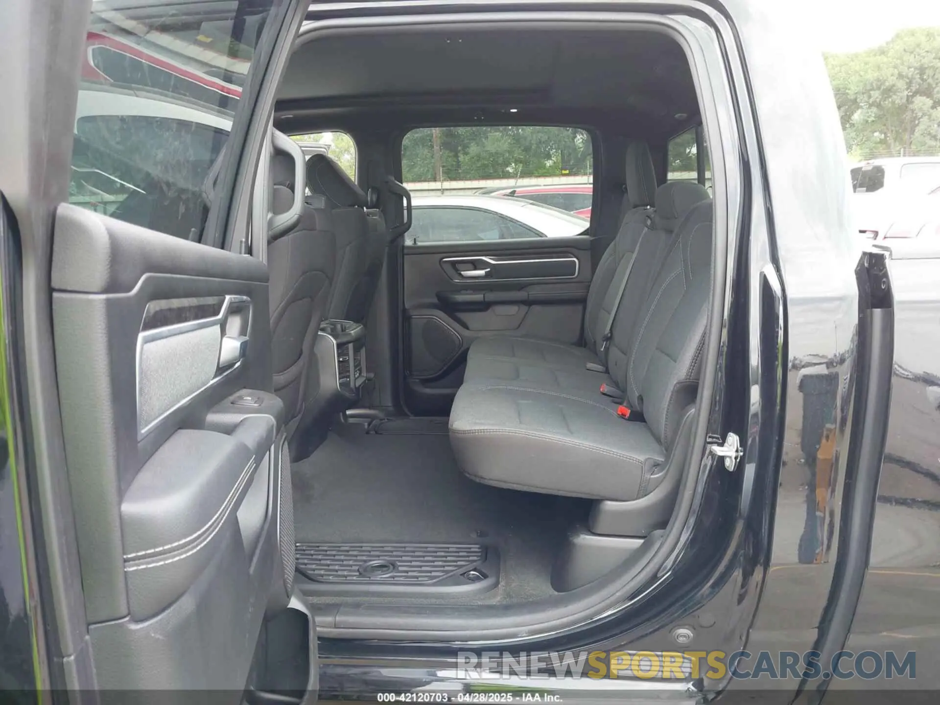 8 Photograph of a damaged car 1C6SRFFT0PN548524 RAM 1500 2023