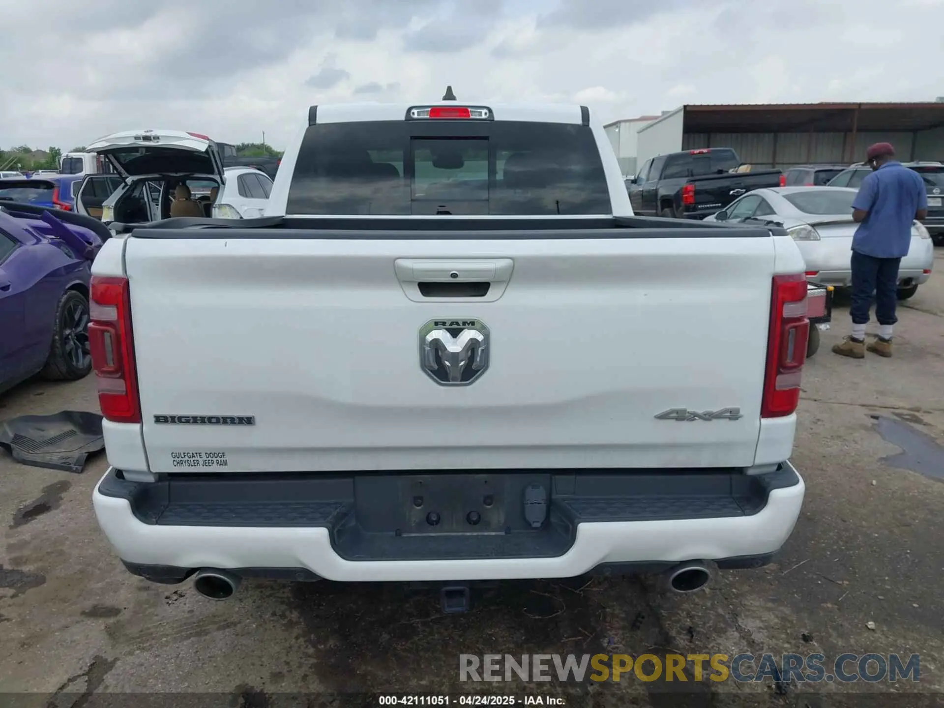 15 Photograph of a damaged car 1C6SRFFT4PN532343 RAM 1500 2023