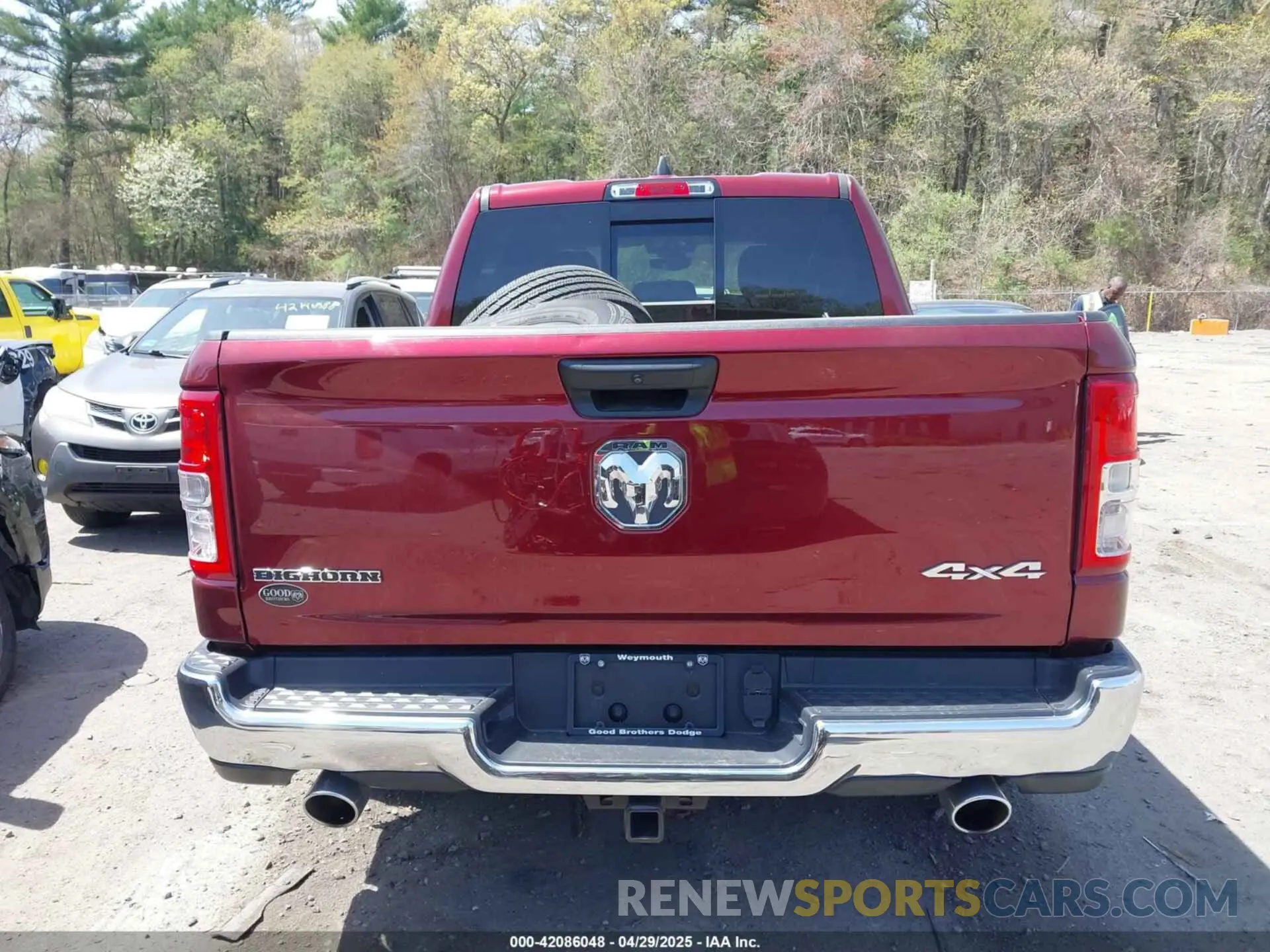16 Photograph of a damaged car 1C6SRFFT4PN688110 RAM 1500 2023