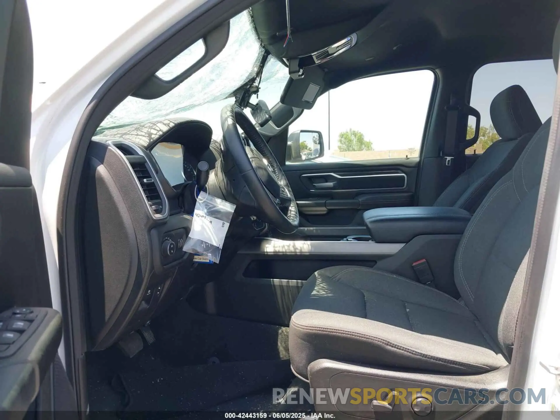 5 Photograph of a damaged car 1C6SRFFT5PN655973 RAM 1500 2023