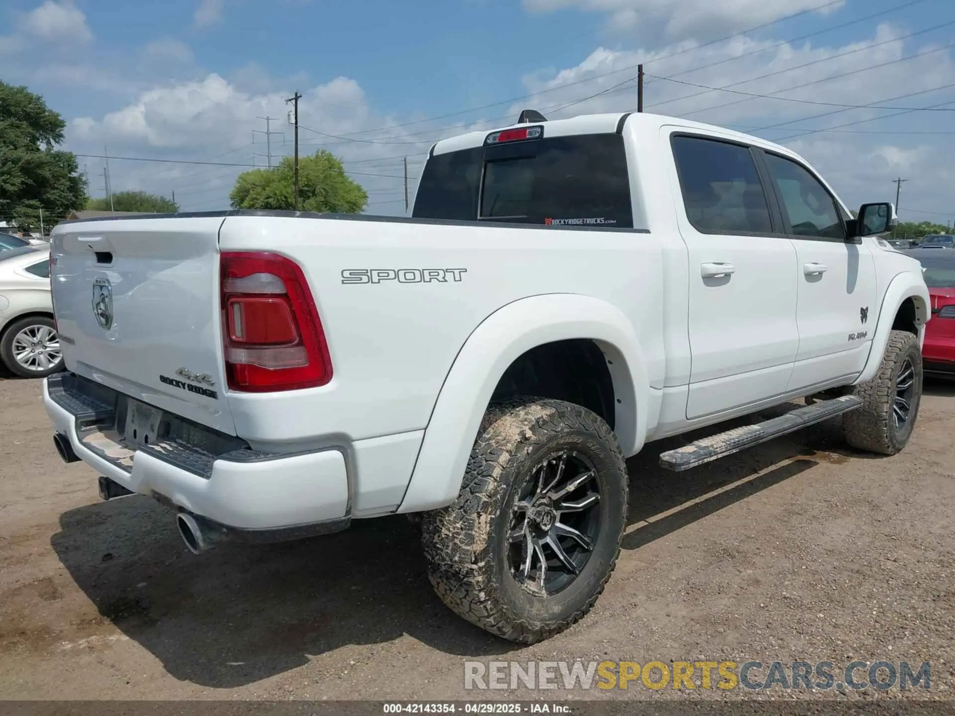 4 Photograph of a damaged car 1C6SRFFT9PN533410 RAM 1500 2023
