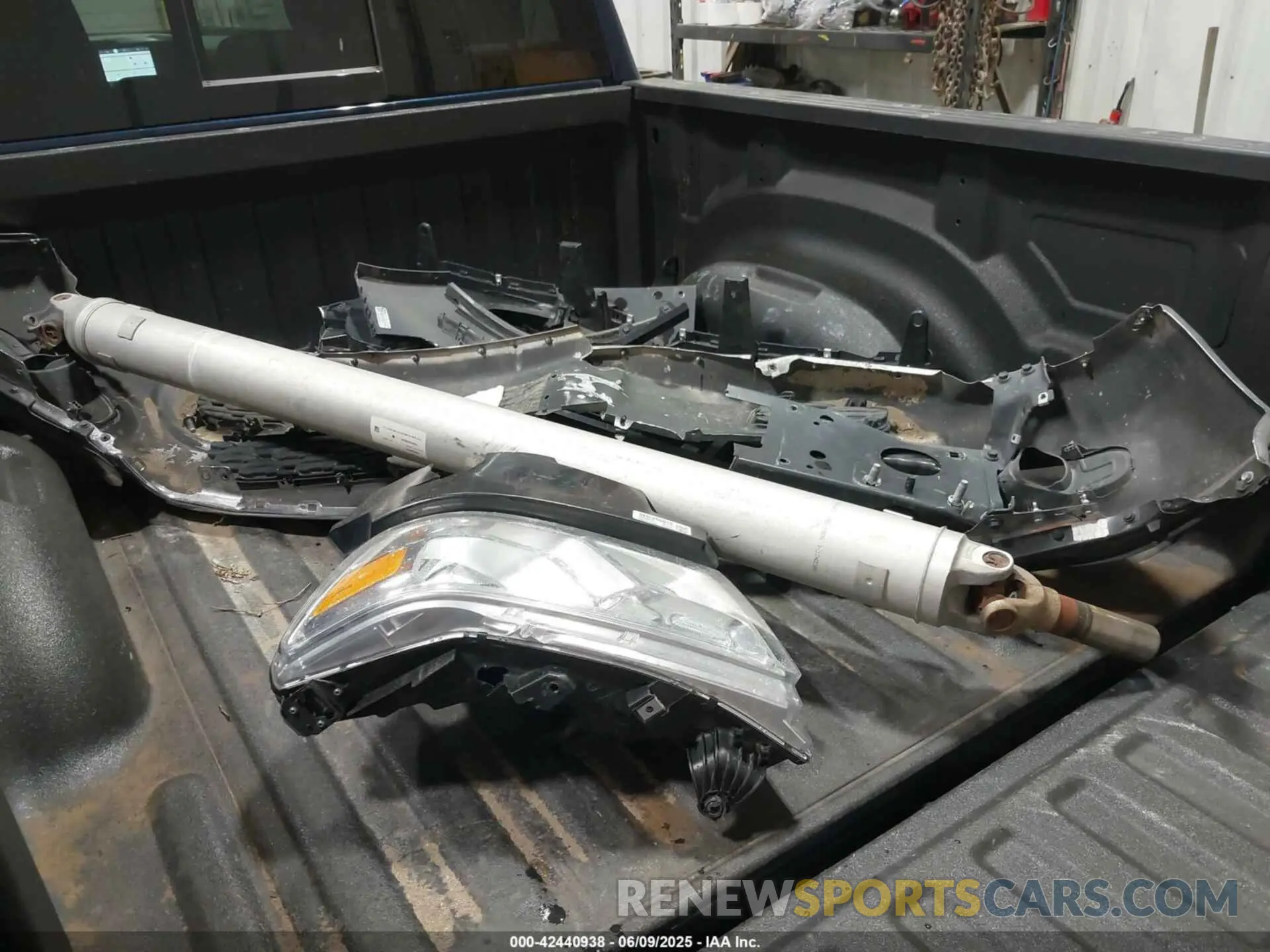 12 Photograph of a damaged car 1C6SRFFT9PN685512 RAM 1500 2023