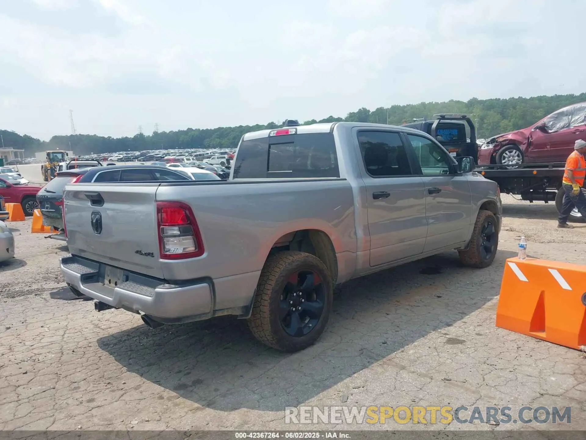 4 Photograph of a damaged car 1C6SRFGT1PN639249 RAM 1500 2023