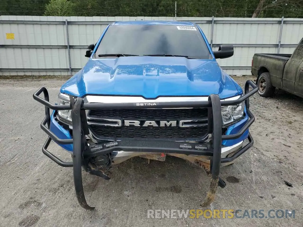 5 Photograph of a damaged car 1C6SRFGT1PN666130 RAM 1500 2023