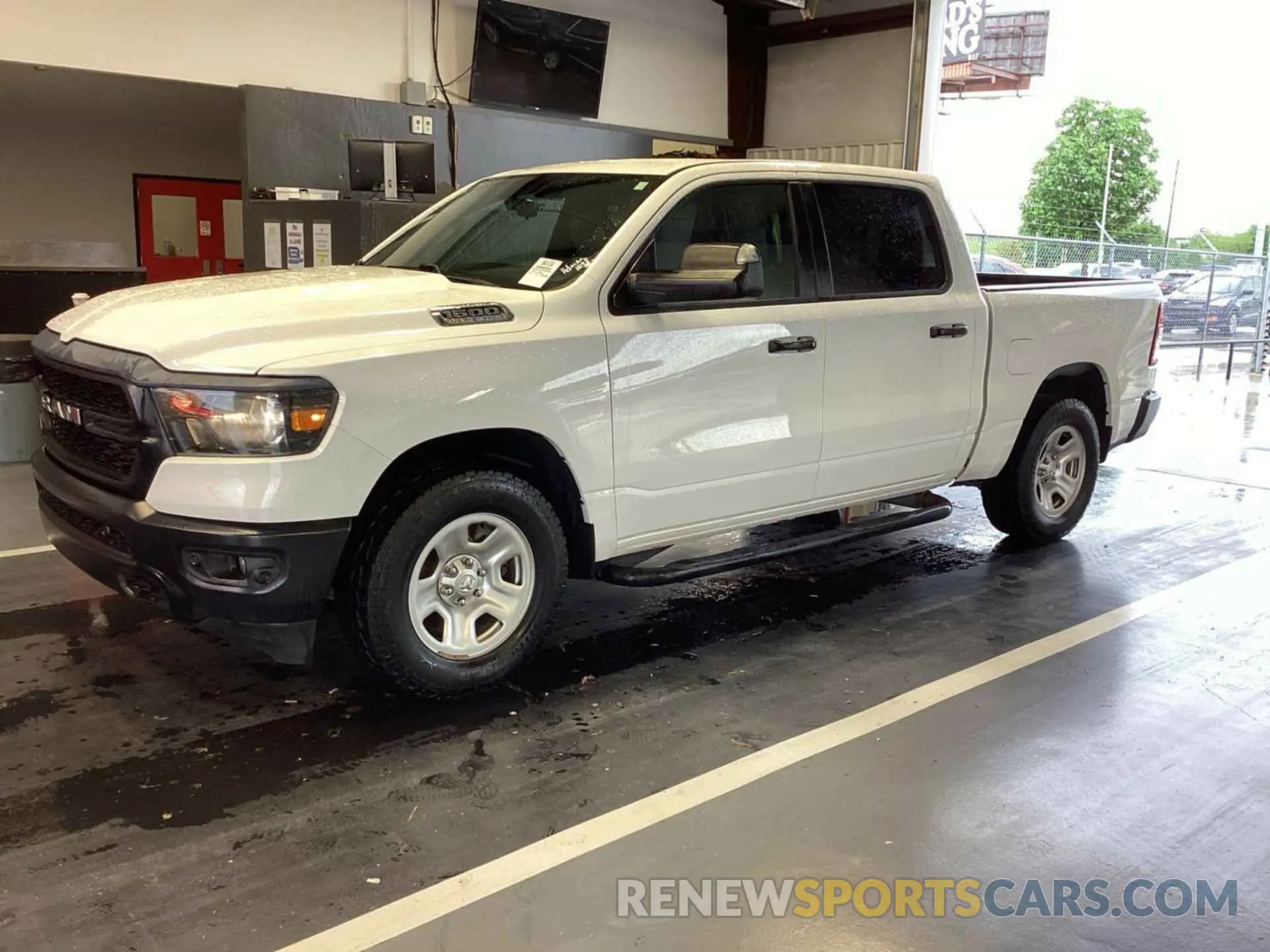 20 Photograph of a damaged car 1C6SRFGT4PN560948 RAM 1500 2023