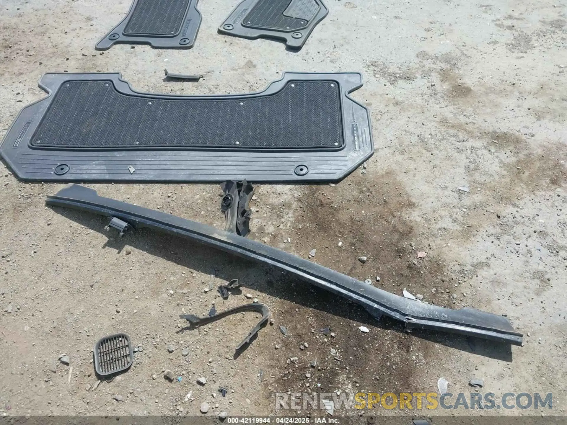 11 Photograph of a damaged car 1C6SRFHT0PN581813 RAM 1500 2023